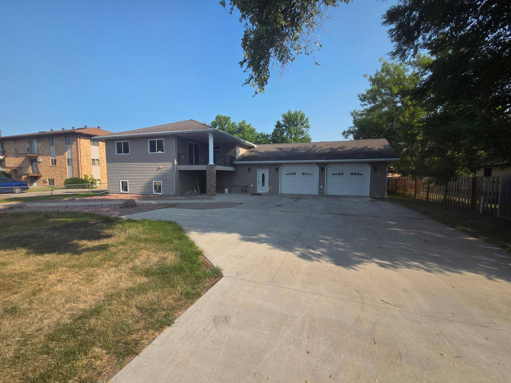 311 4th AVE N, Wahpeton, ND 58075