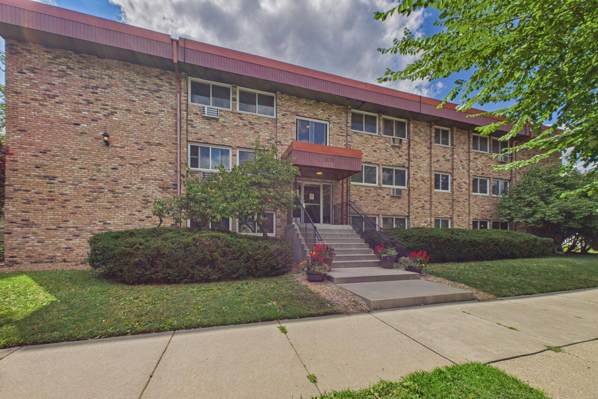 2630 Pleasant AVE #205, Minneapolis, MN 55408