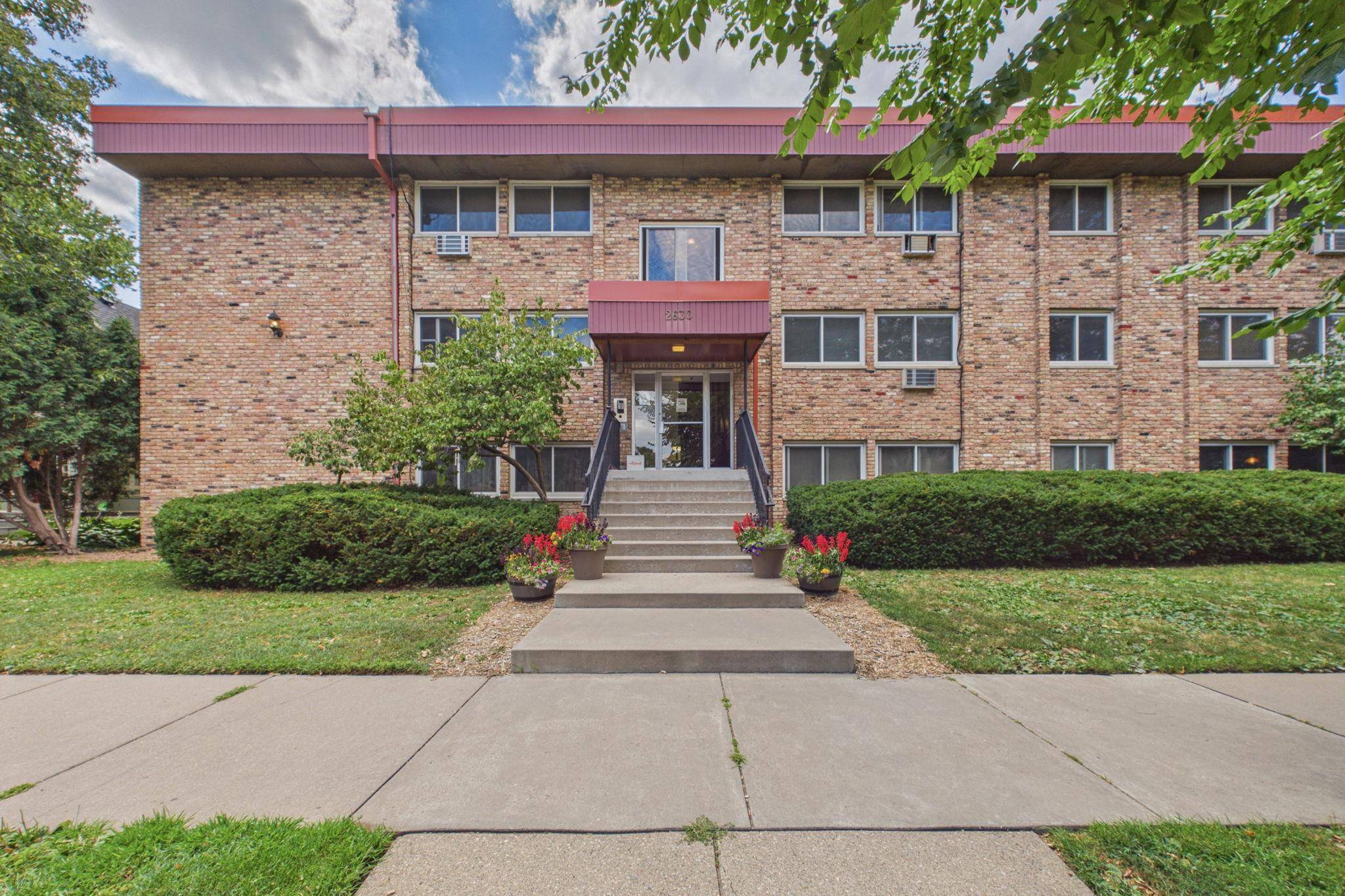 2630 Pleasant AVE #205, Minneapolis, MN 55408