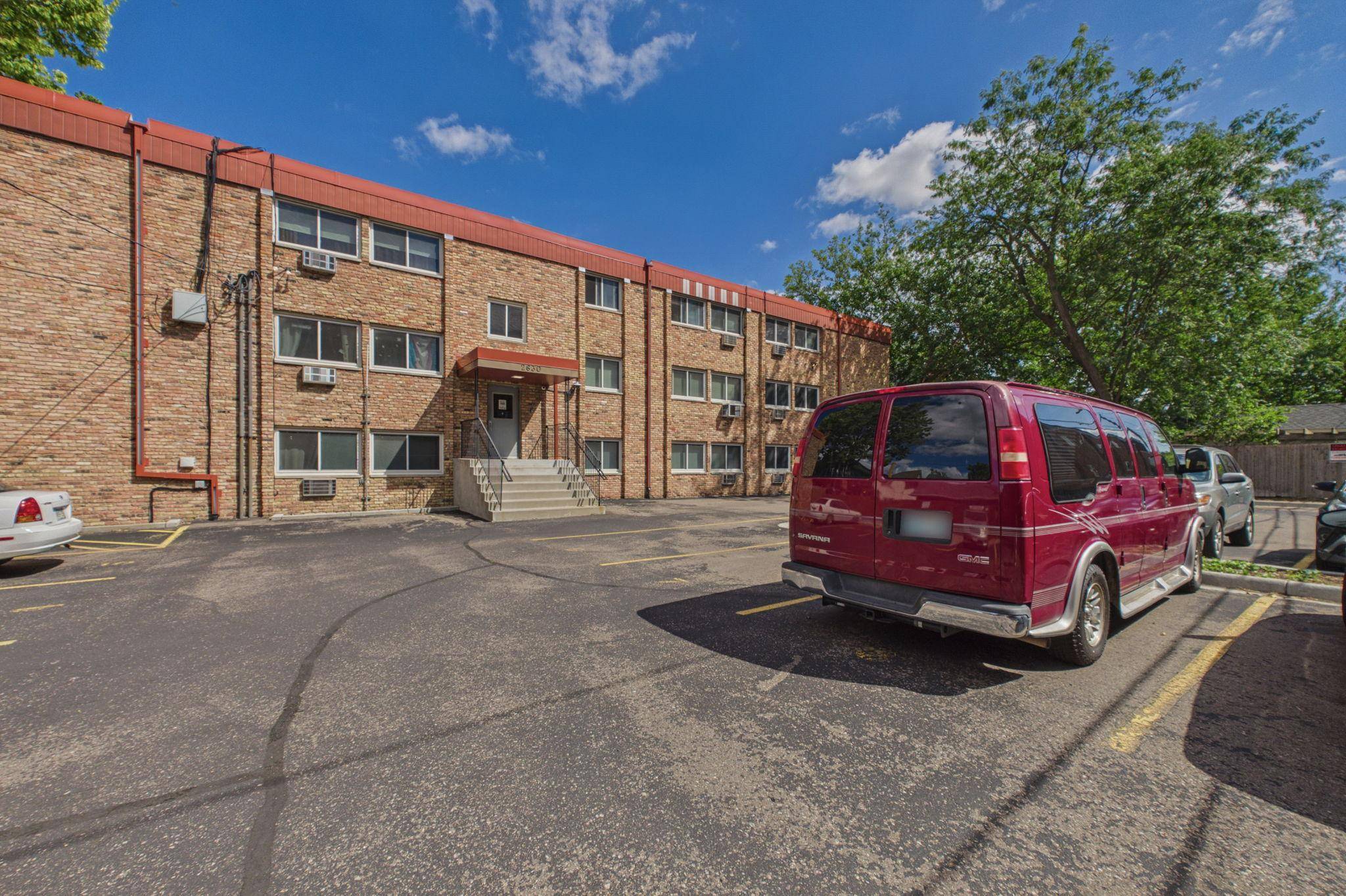 2630 Pleasant AVE #205, Minneapolis, MN 55408