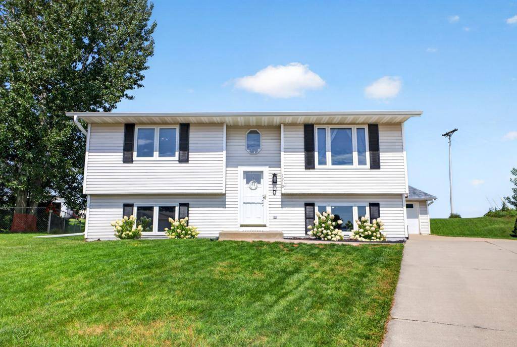 1910 3rd AVE NE, Stewartville, MN 55976
