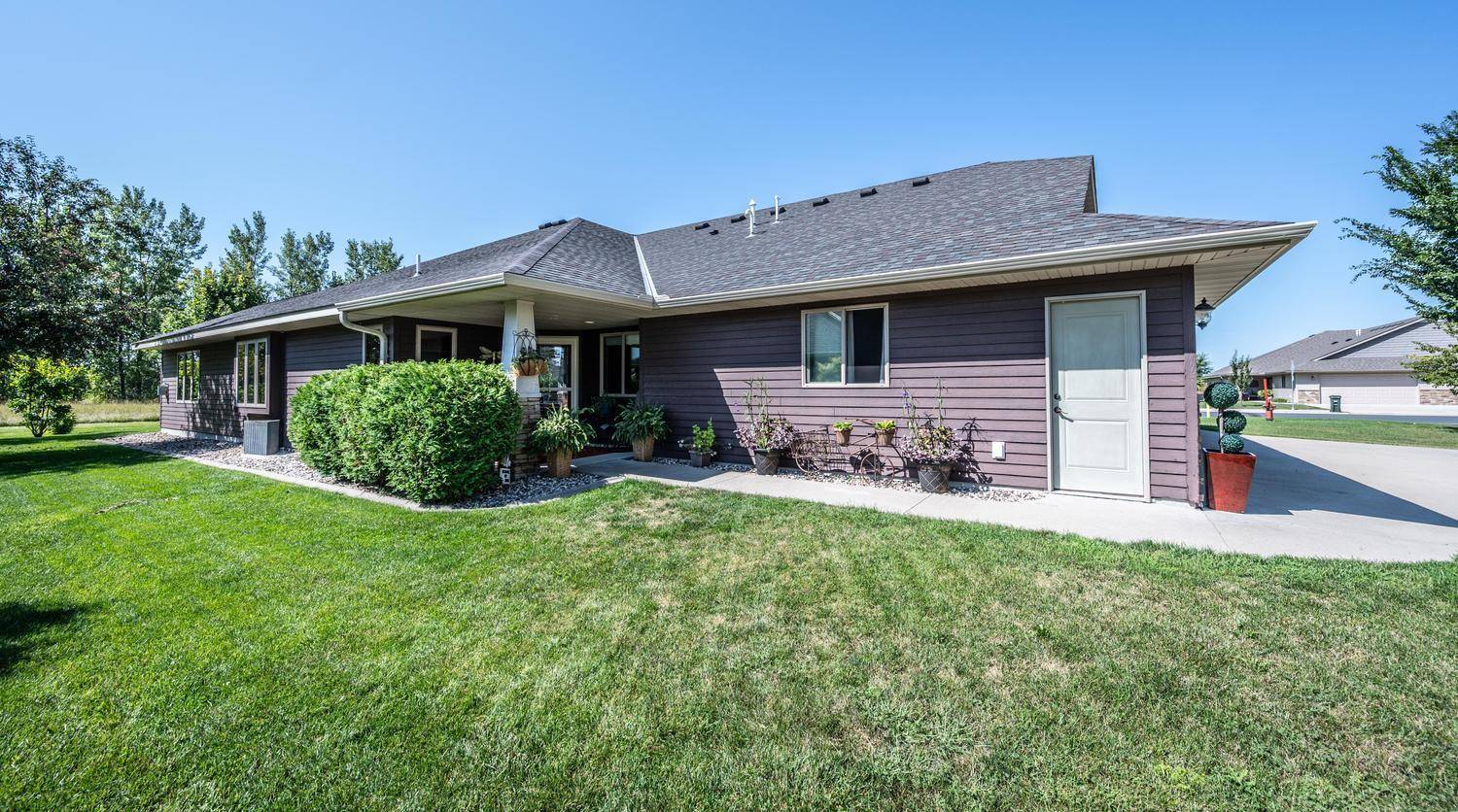 204 Ottawa AVE SE, Hutchinson, MN 55350