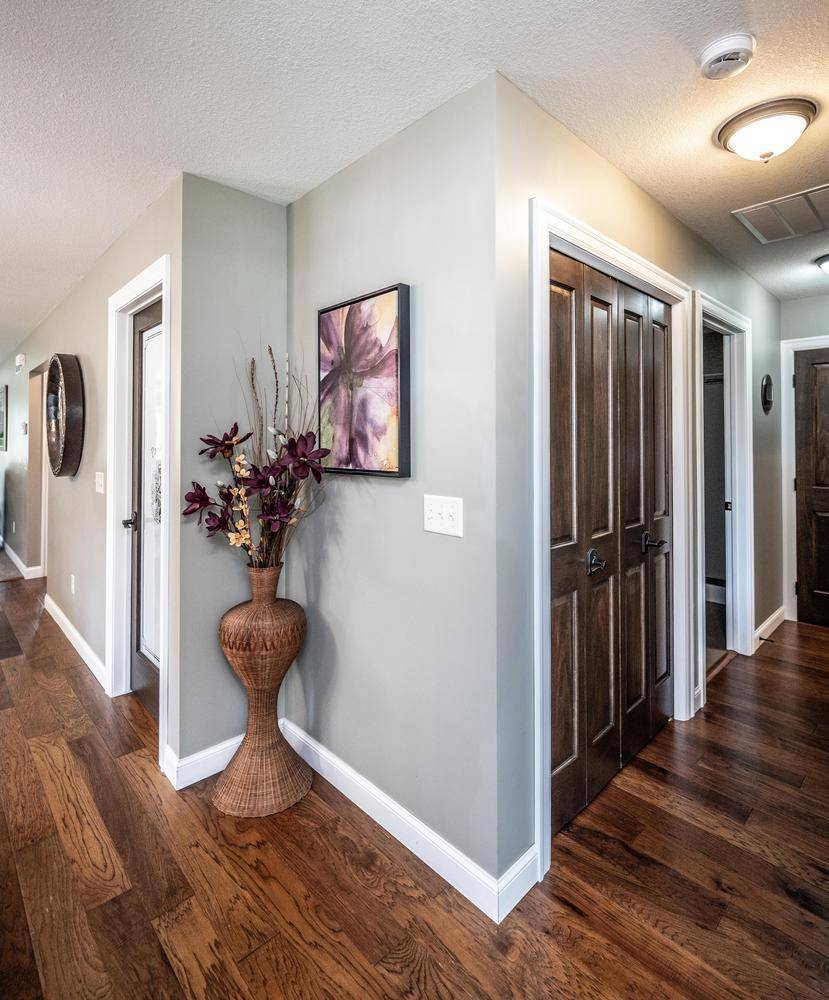 204 Ottawa AVE SE, Hutchinson, MN 55350