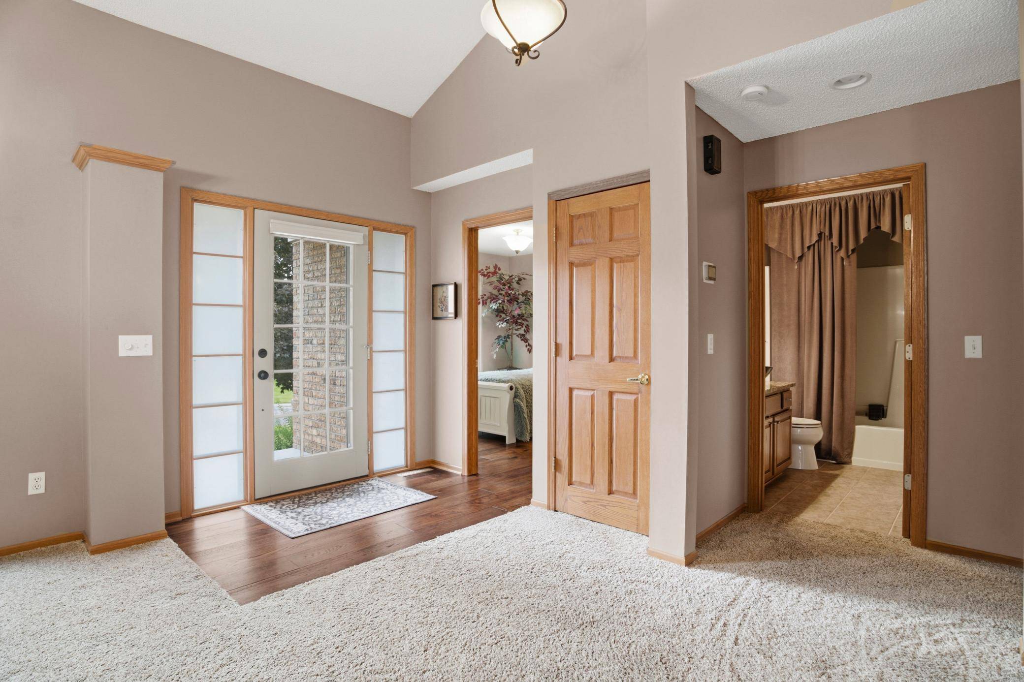 2221 White Pine CT, Hudson, WI 54016