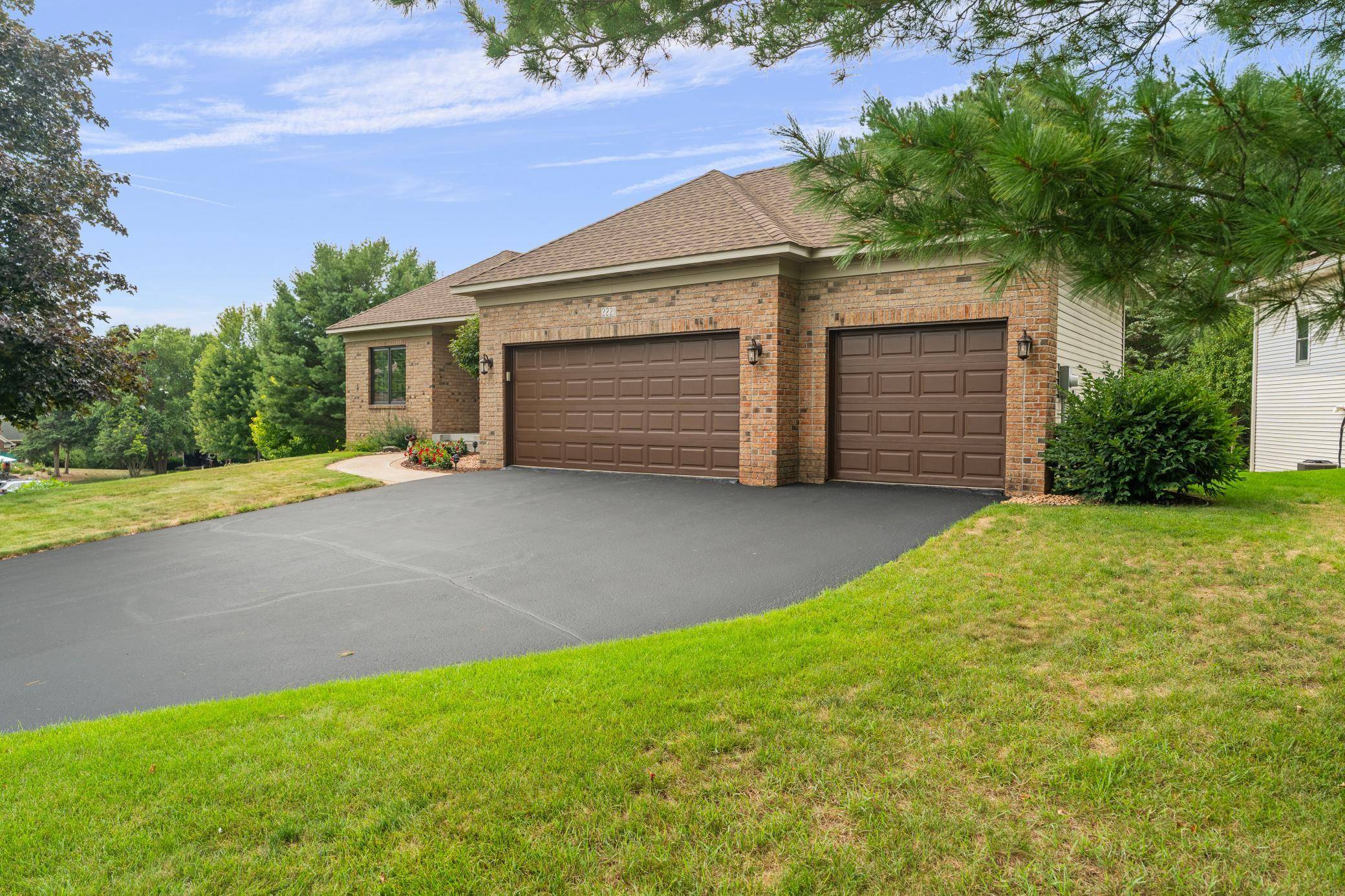 2221 White Pine CT, Hudson, WI 54016