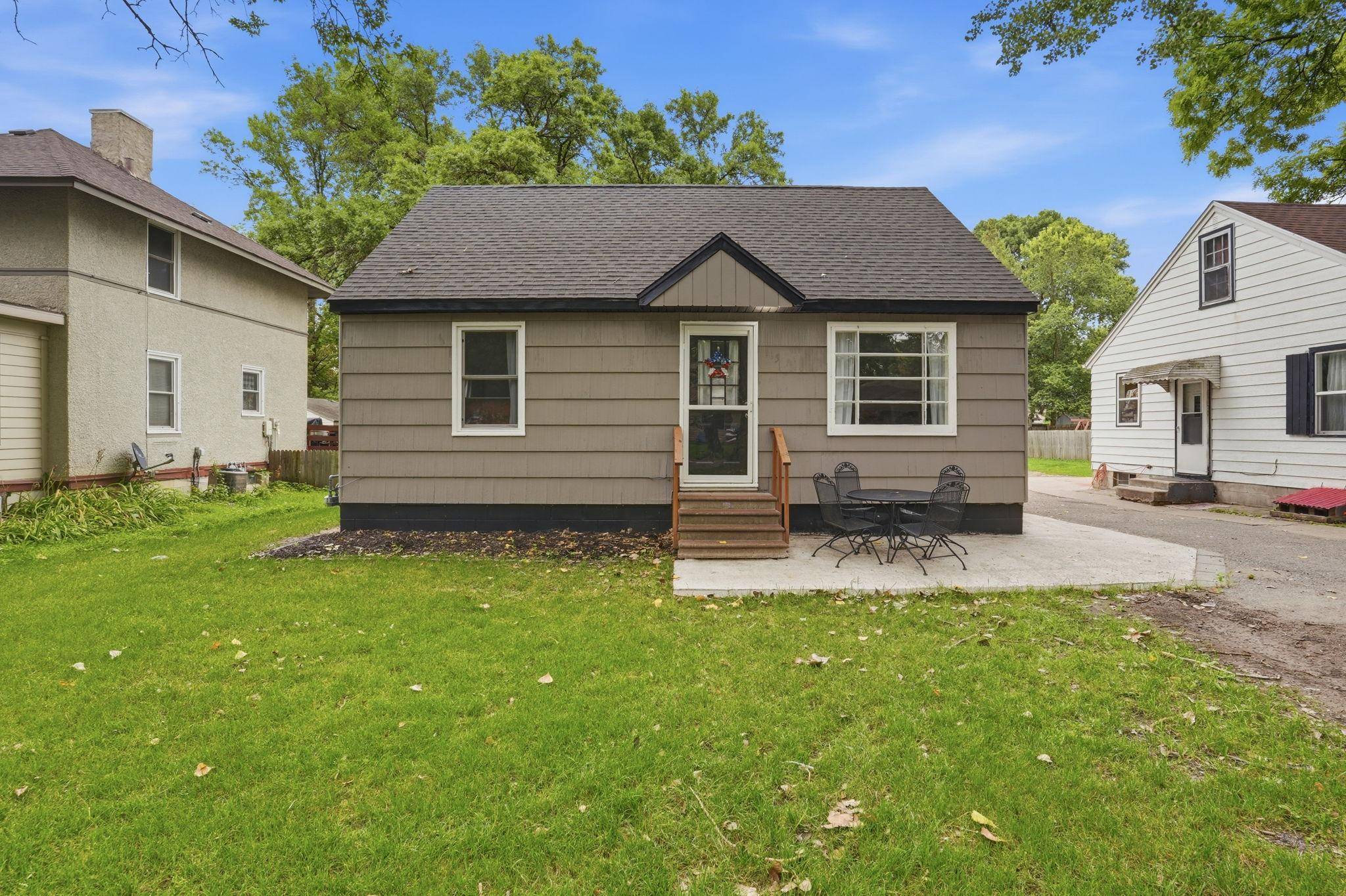 615 16th ST SW, Willmar, MN 56201