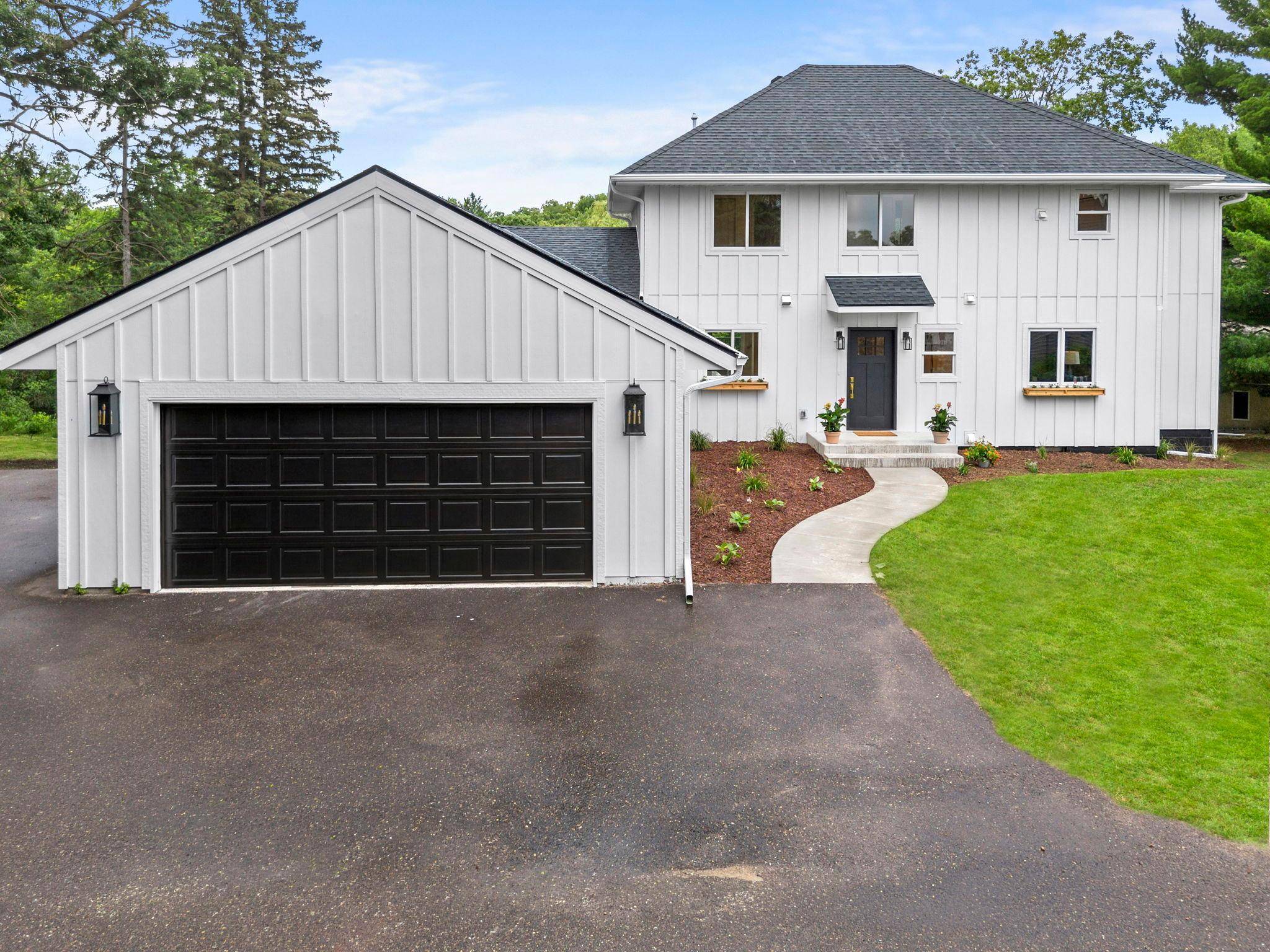 6667 Moorland DR, Eden Prairie, MN 55346