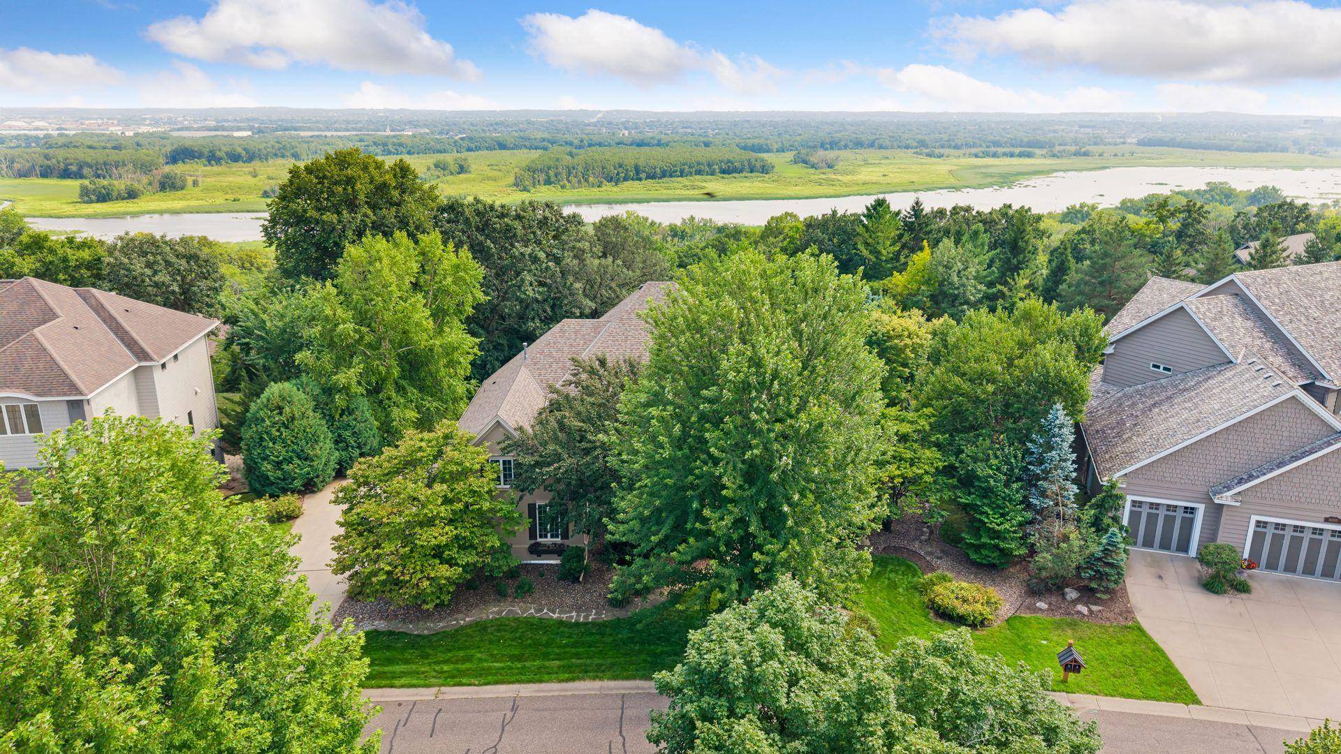 18221 Overland TRL, Eden Prairie, MN 55347