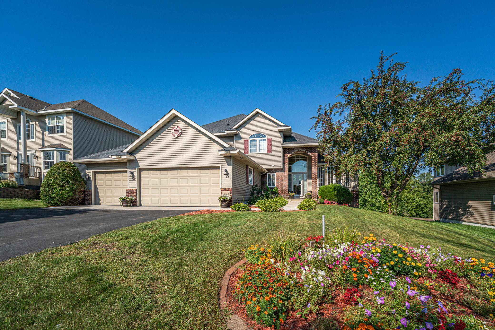 852 Bridle Creek DR, Jordan, MN 55352