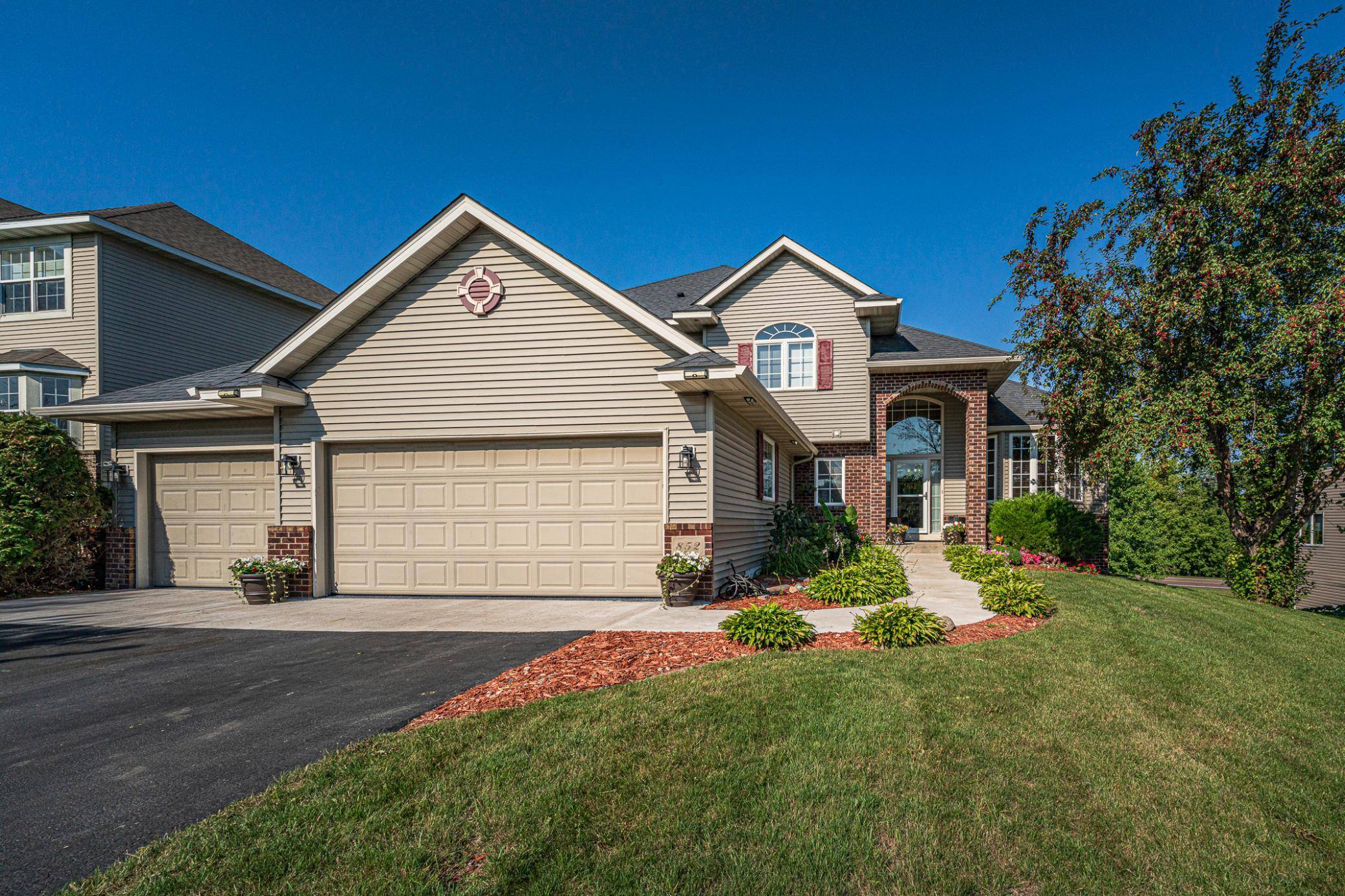 852 Bridle Creek DR, Jordan, MN 55352