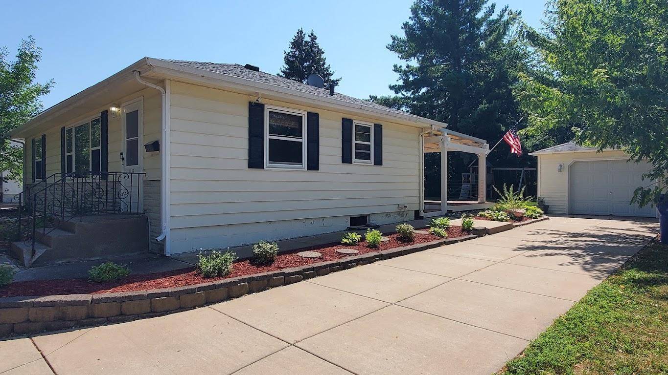 1696 Conway ST, Saint Paul, MN 55106