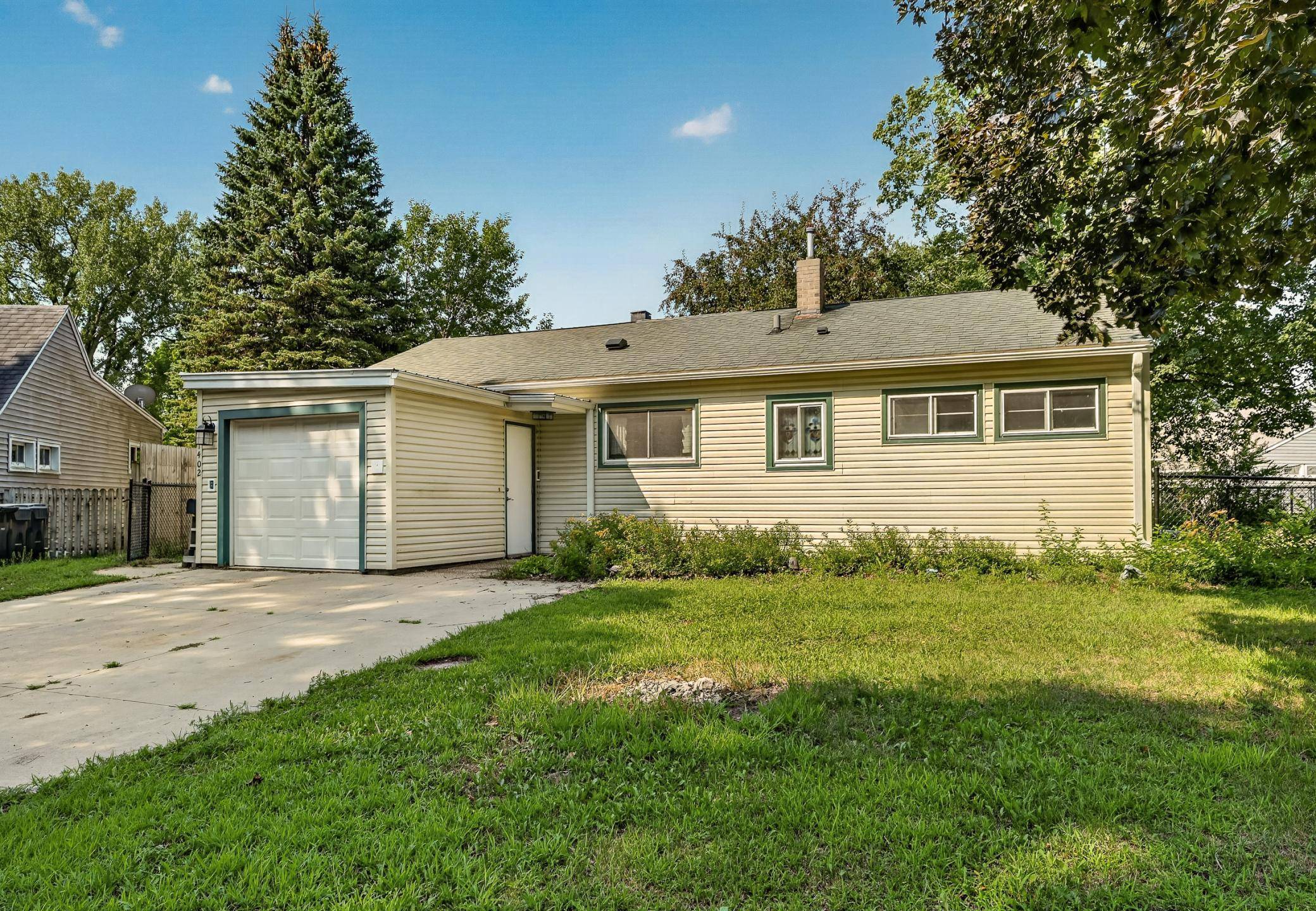 1402 Damon CT SE, Rochester, MN 55904
