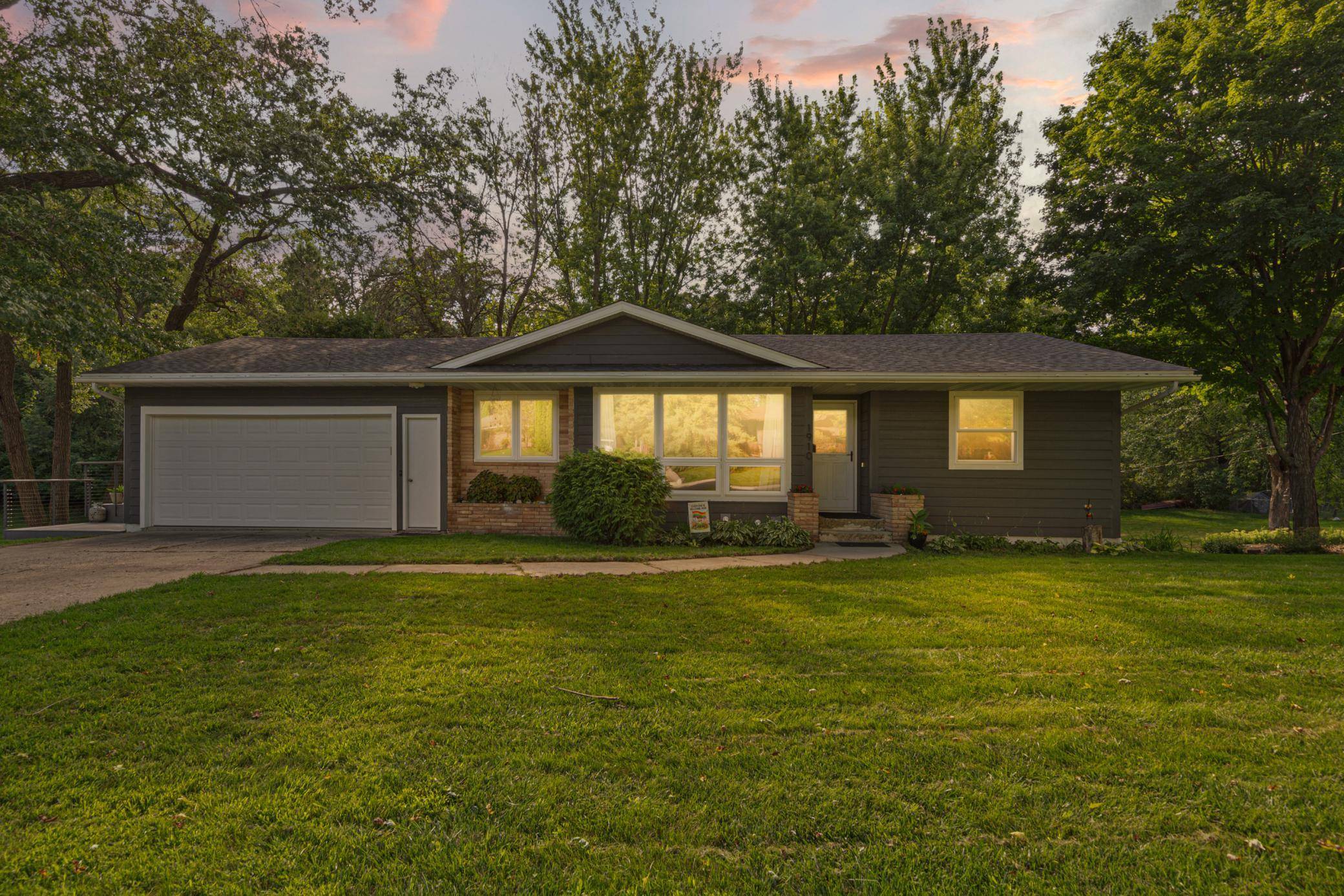 1910 Linn DR, Owatonna, MN 55060