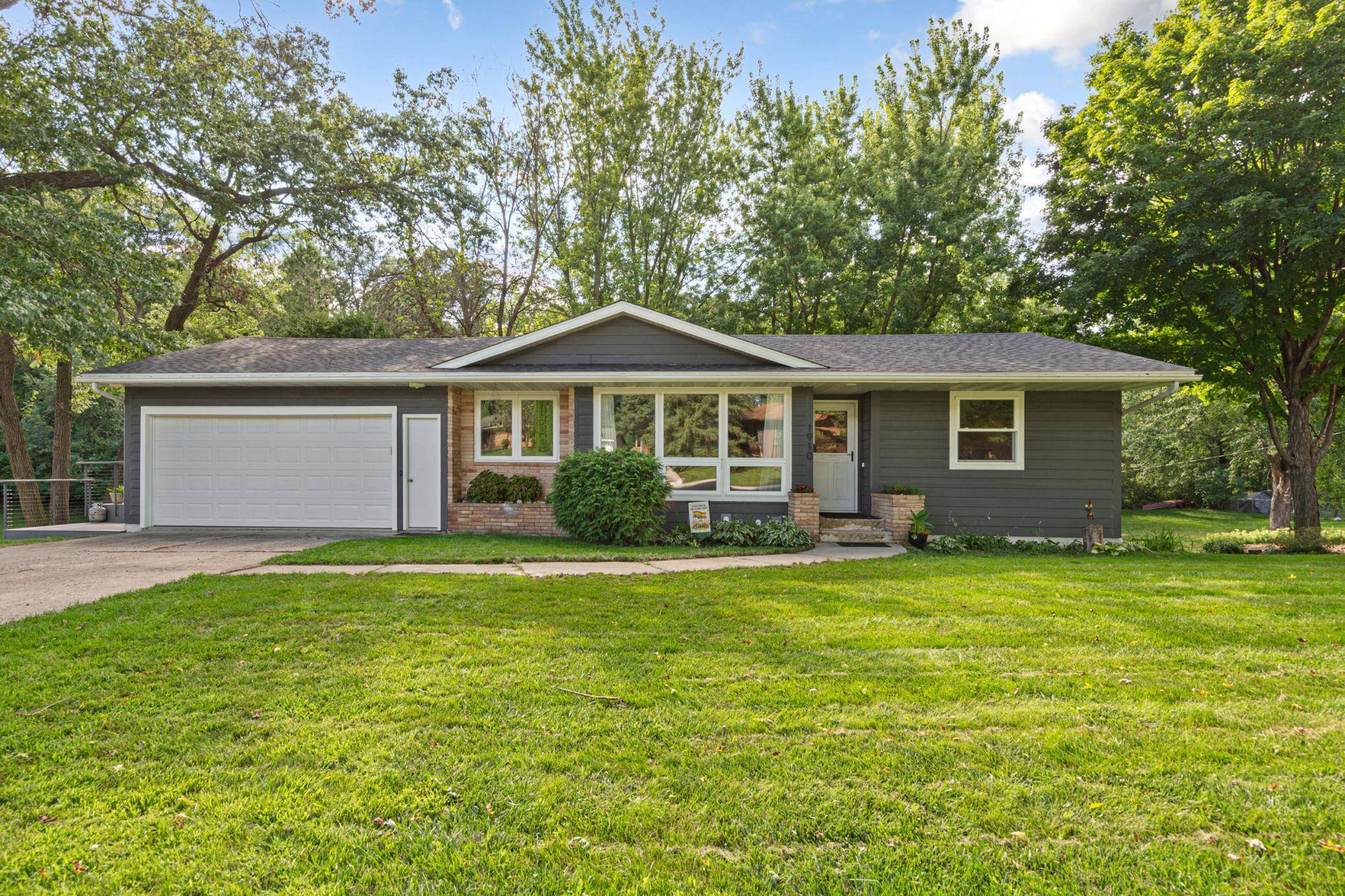 1910 Linn DR, Owatonna, MN 55060