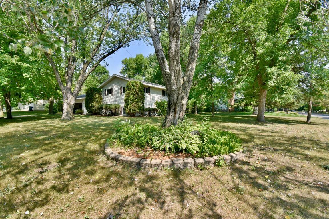801 Maywood DR, Saint Cloud, MN 56303