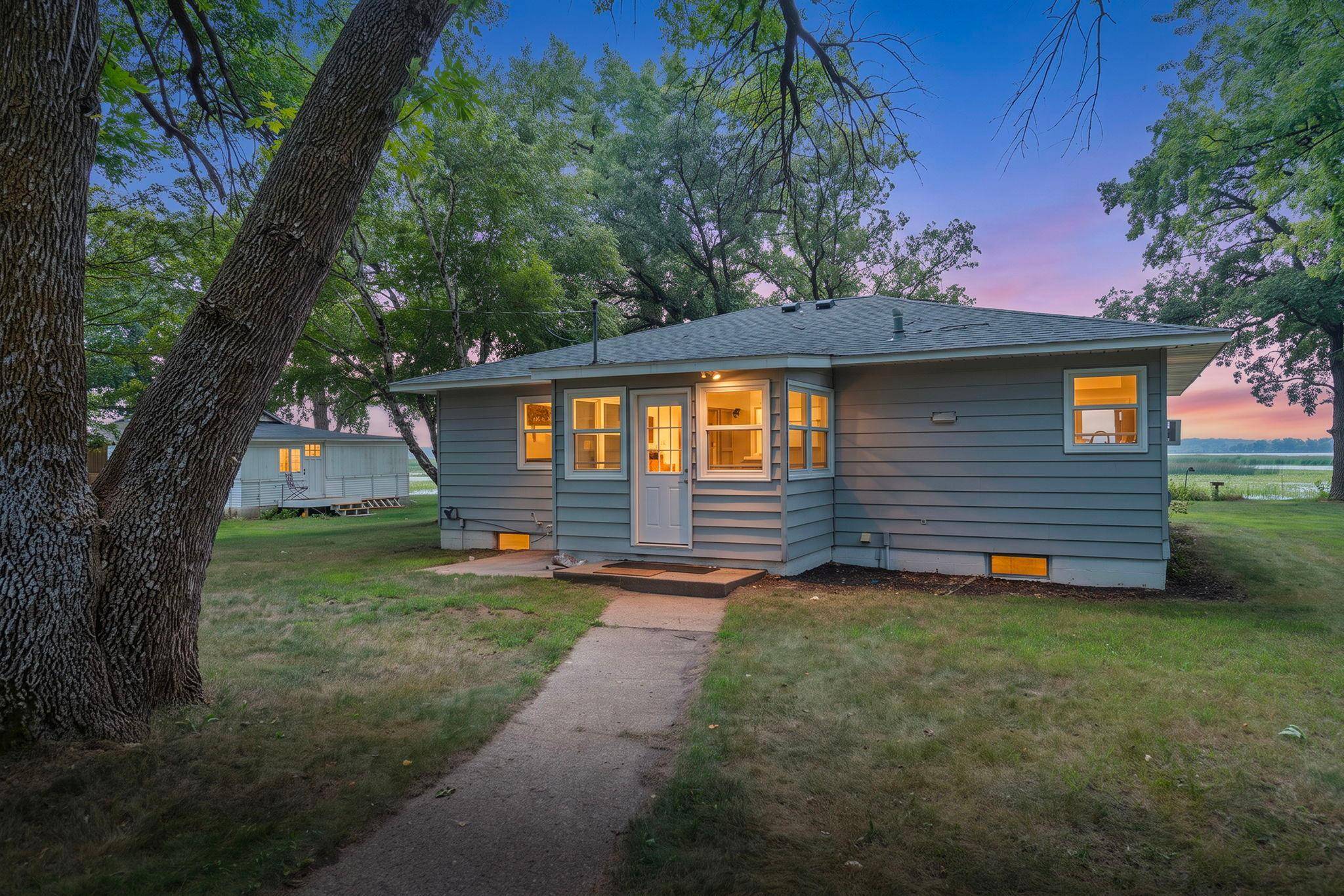 1095 Belview RD, South Haven, MN 55382