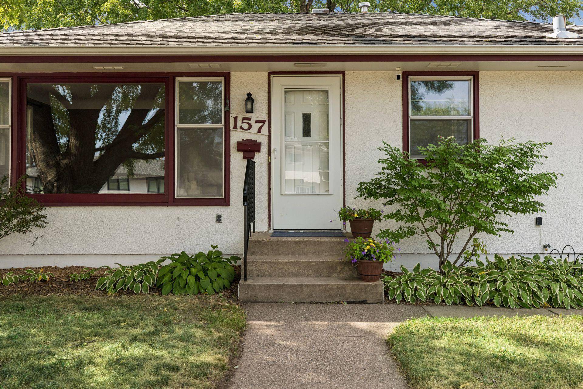 157 Poplar ST W, South Saint Paul, MN 55075