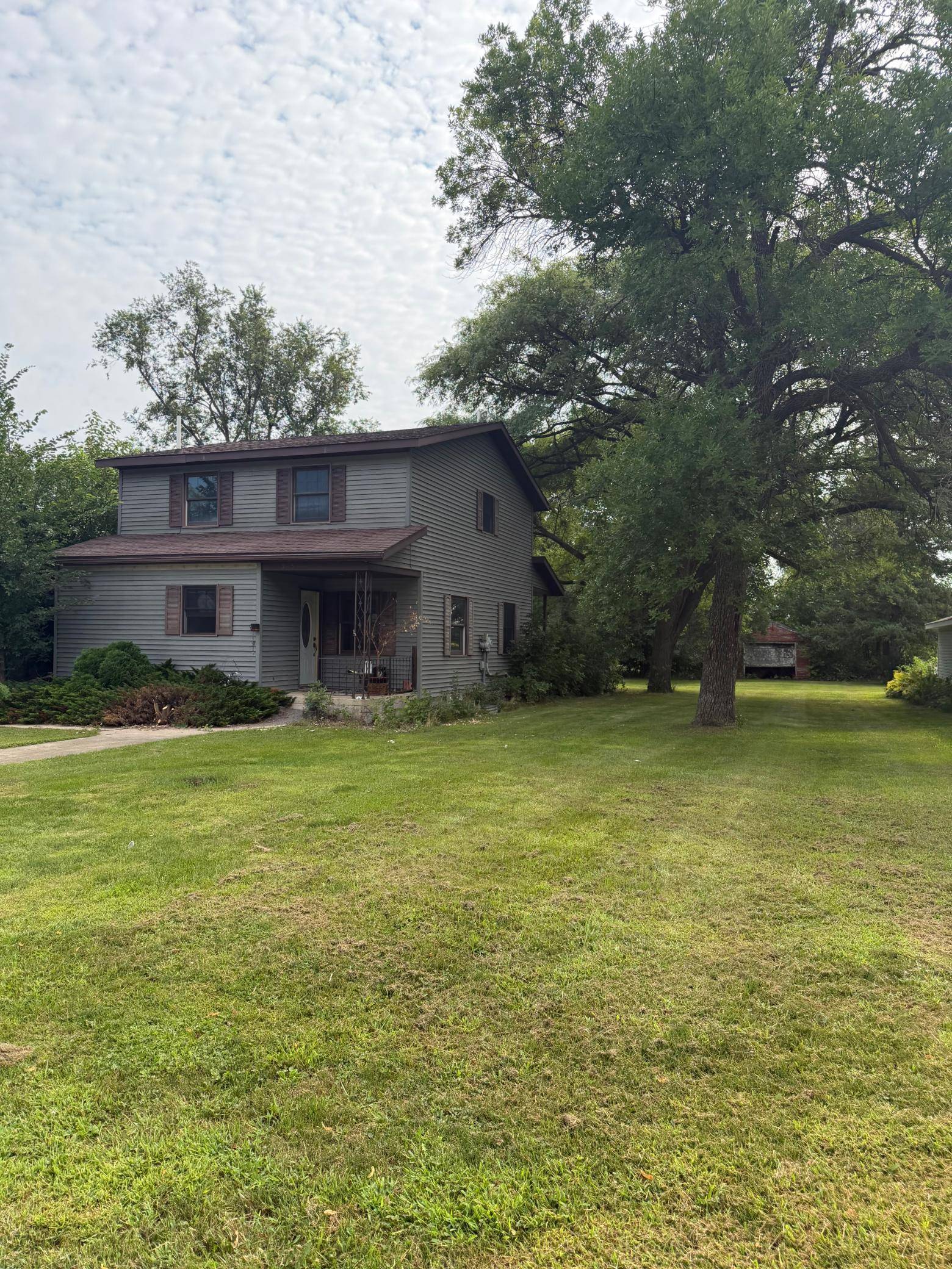 525 1st ST, Dawson, MN 56232
