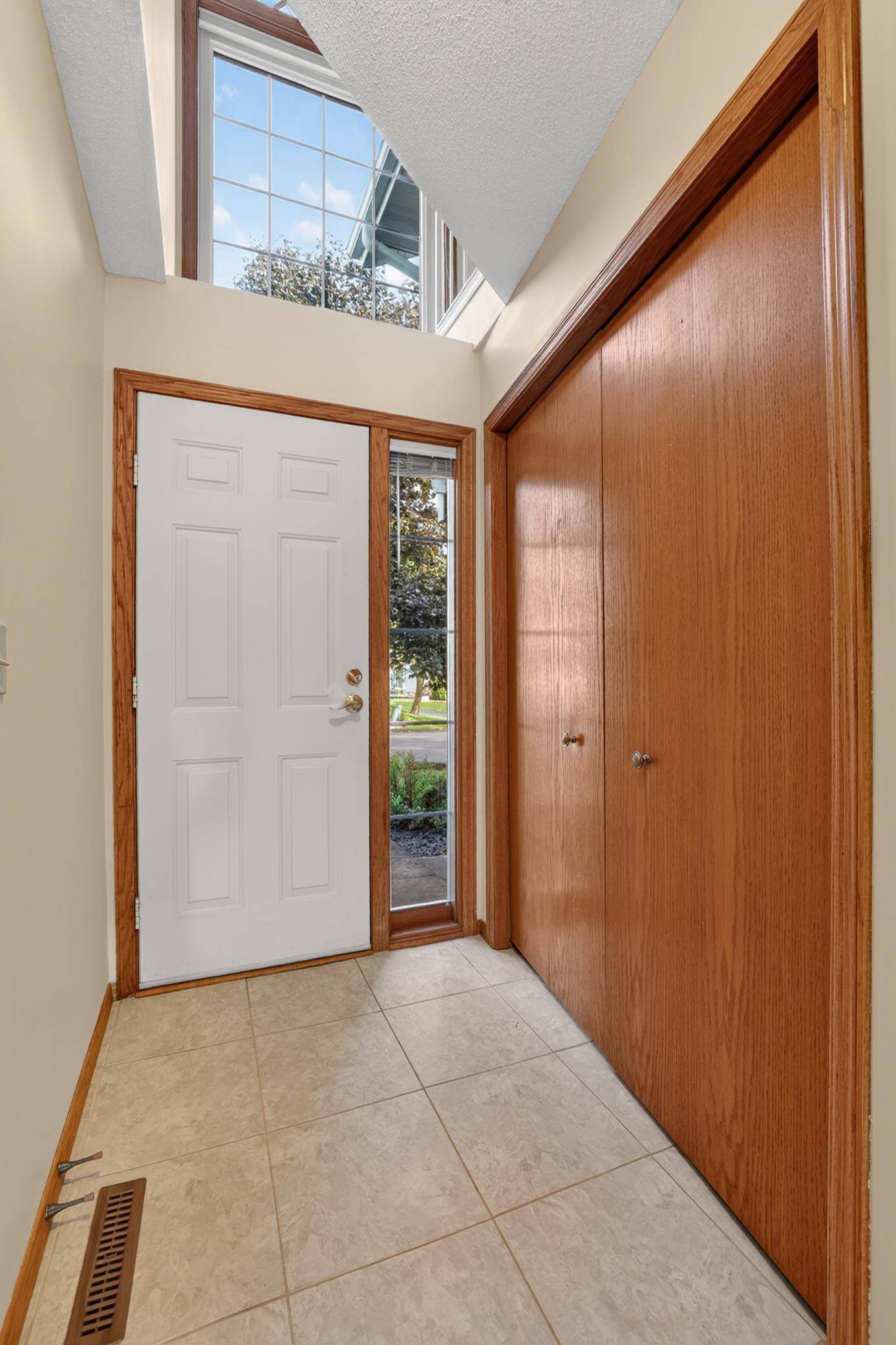 2801 Riverwood LN NW, Rochester, MN 55901