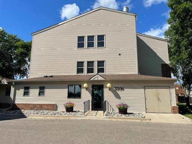 3306 Village Green BLVD #302, Moorhead, MN 56560