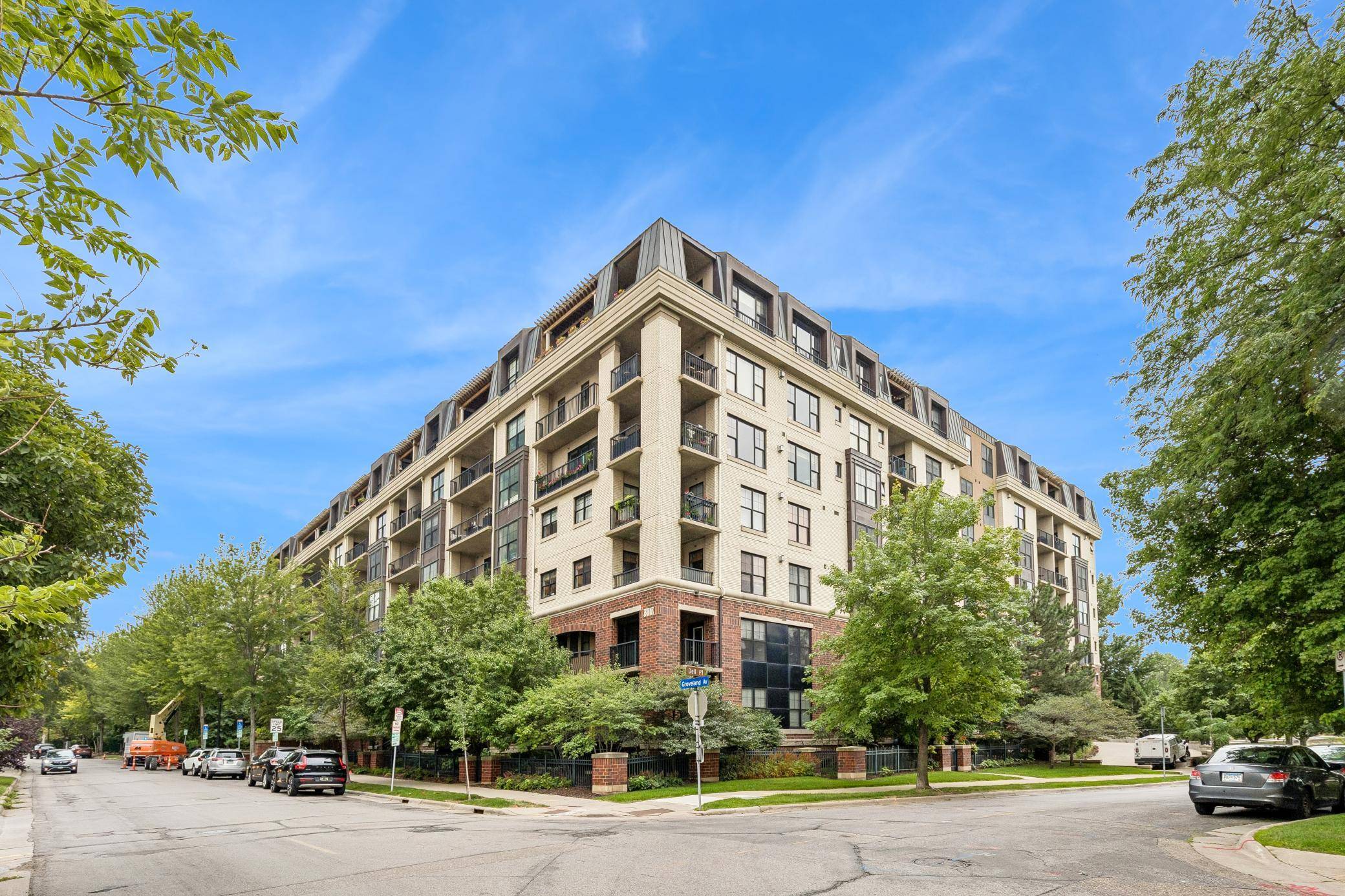 317 Groveland AVE #714, Minneapolis, MN 55403