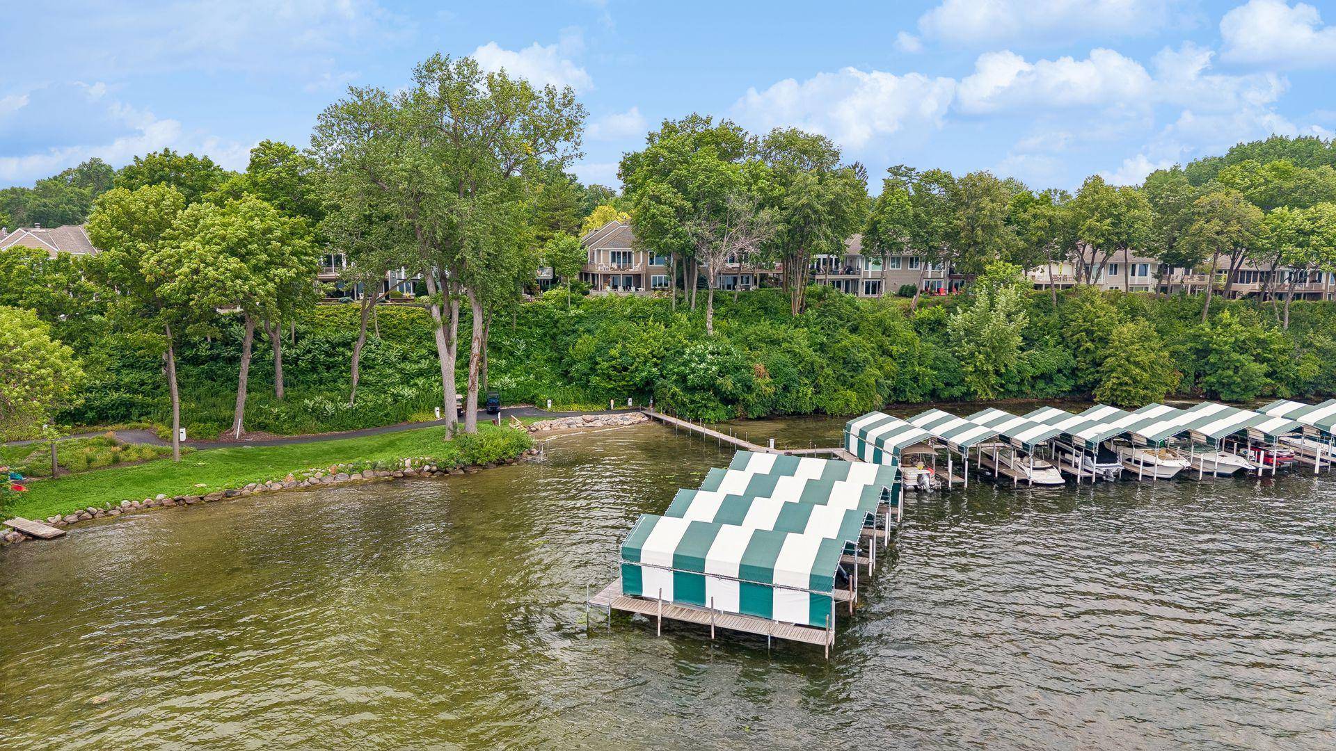 2928 Pelican Point CIR, Mound, MN 55364