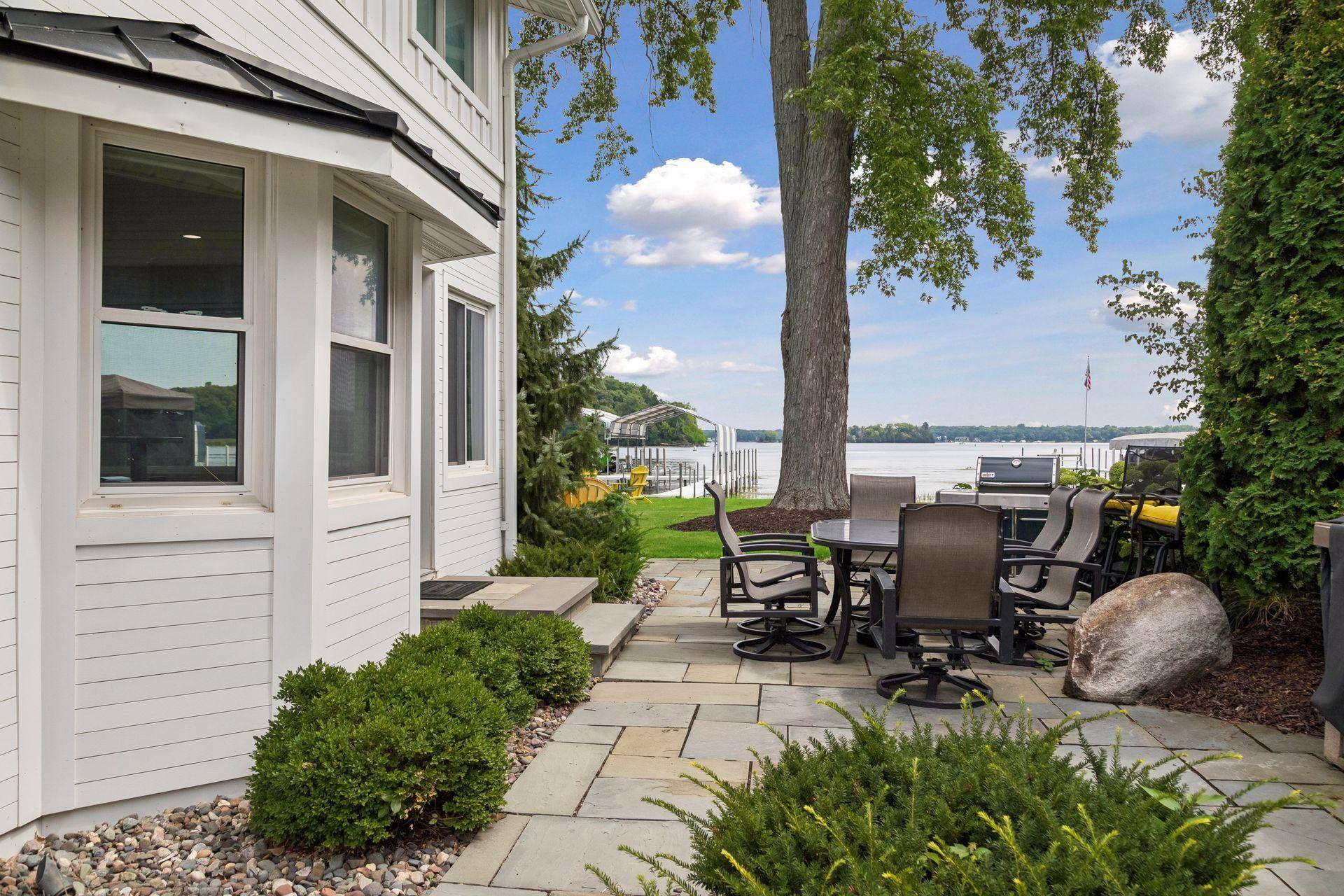 55 W Point AVE, Tonka Bay, MN 55331