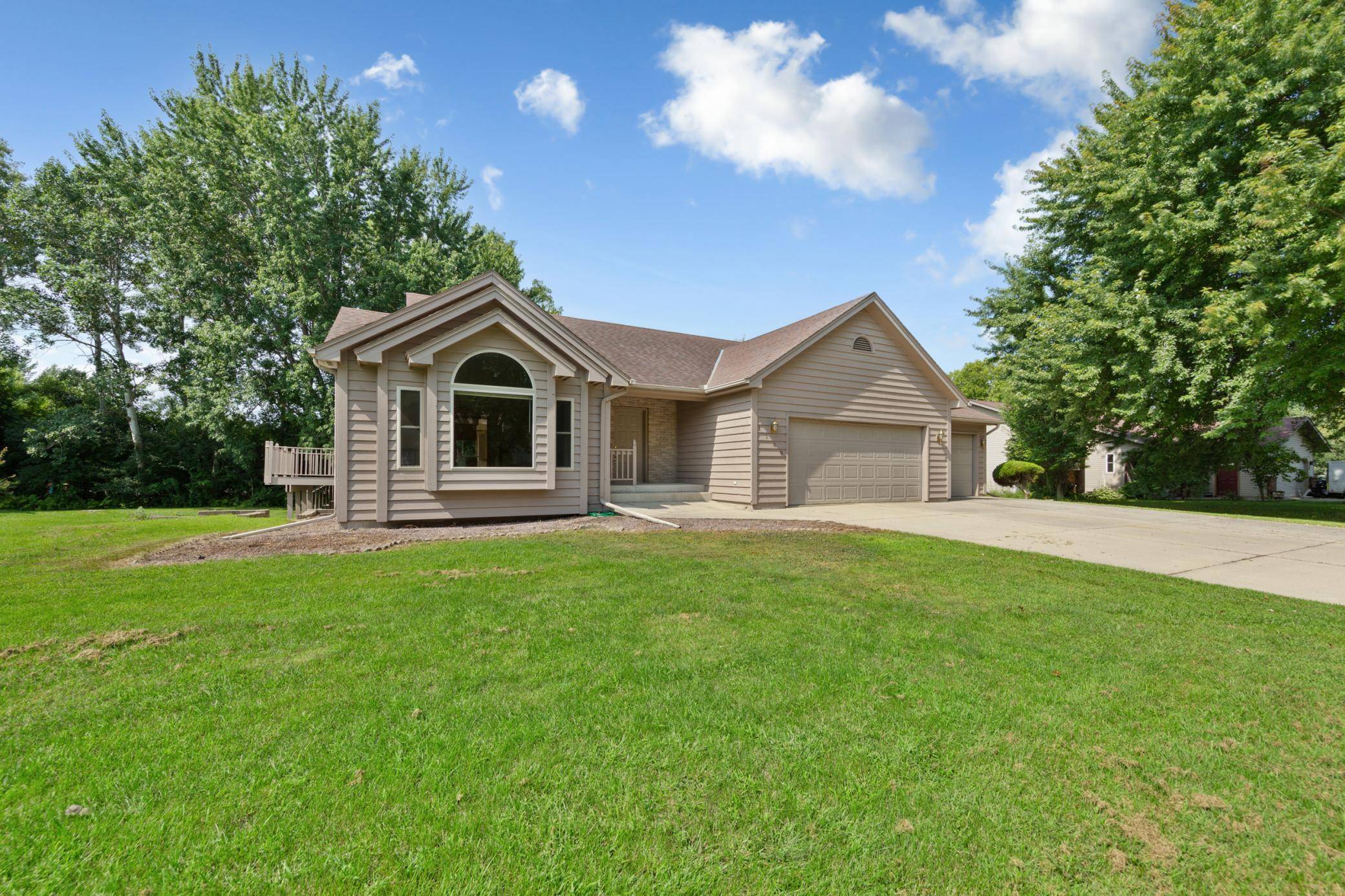 1160 Greenleaf RD, Owatonna, MN 55060