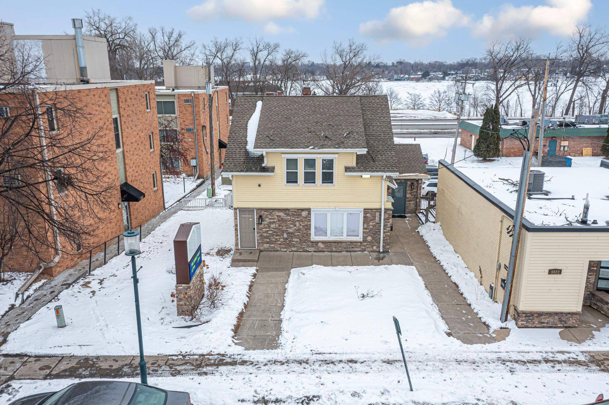 3826 W Broadway AVE, Robbinsdale, MN 55422