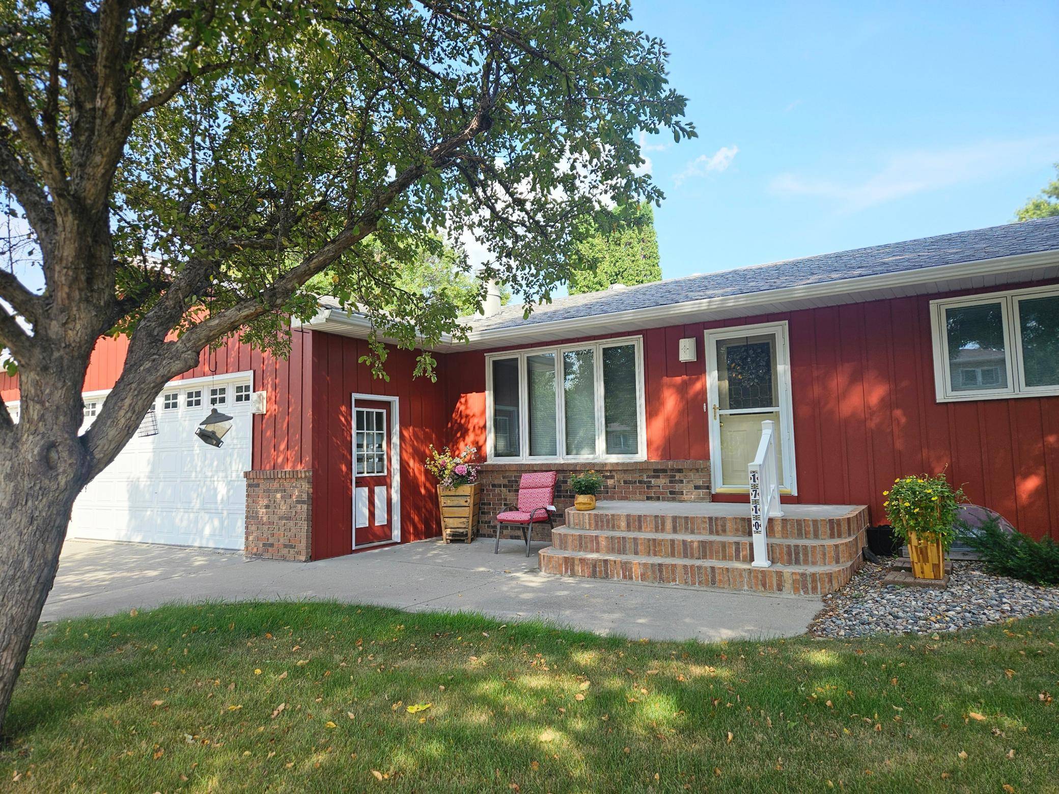 1710 7th ST N, Wahpeton, ND 58075