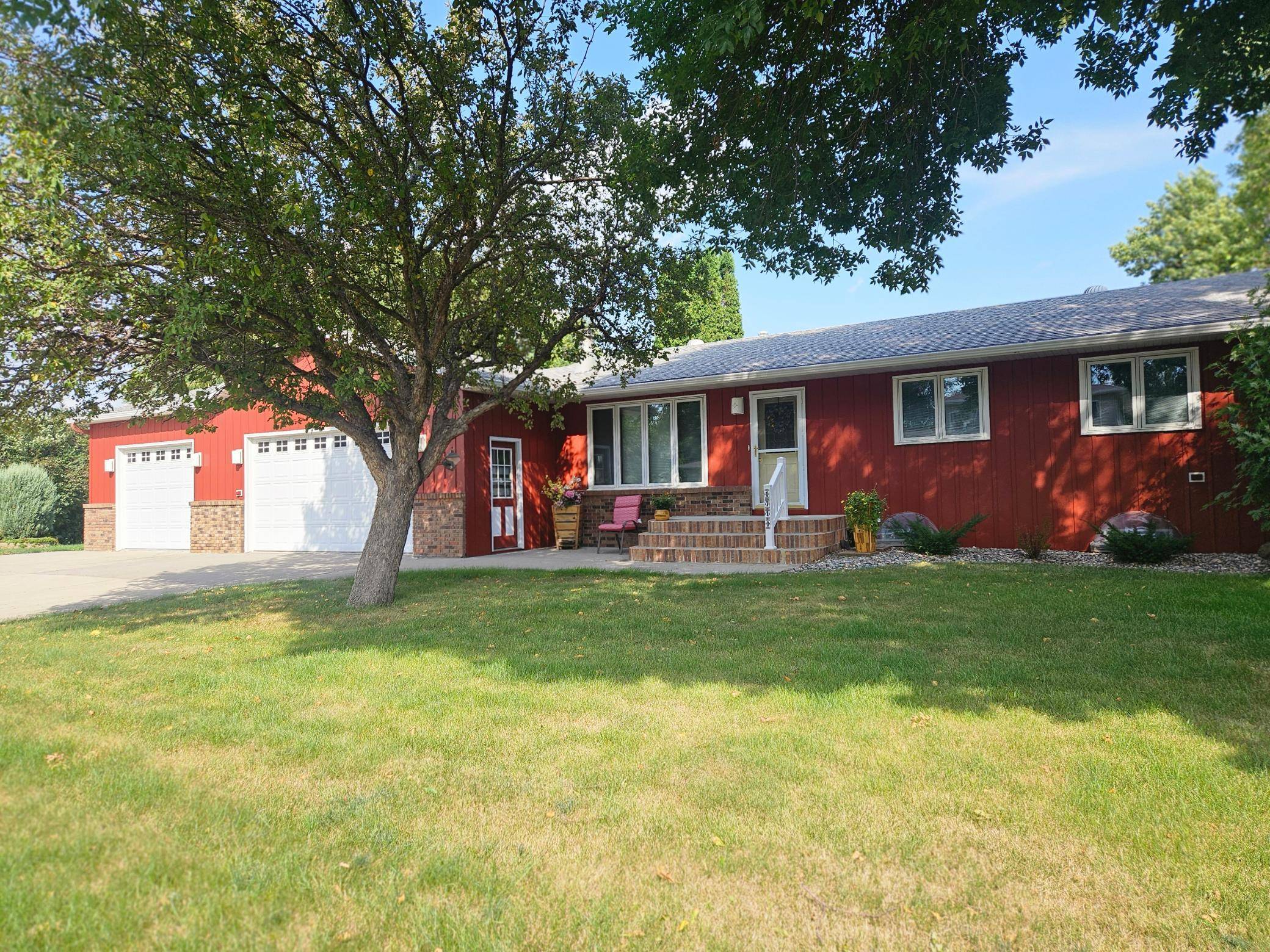 1710 7th ST N, Wahpeton, ND 58075