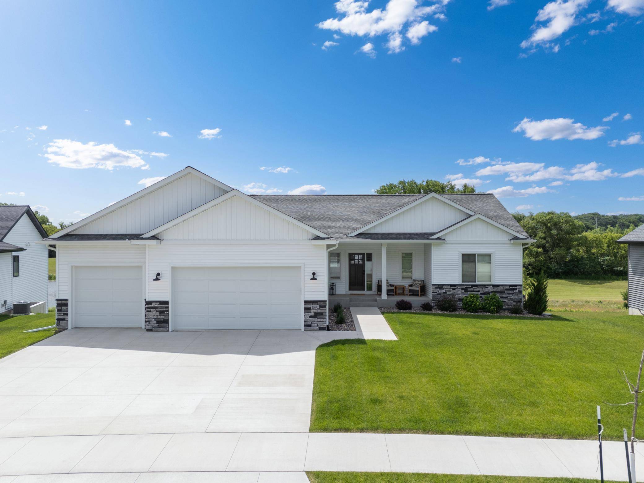 1892 Hadley Hills DR NE, Rochester, MN 55906