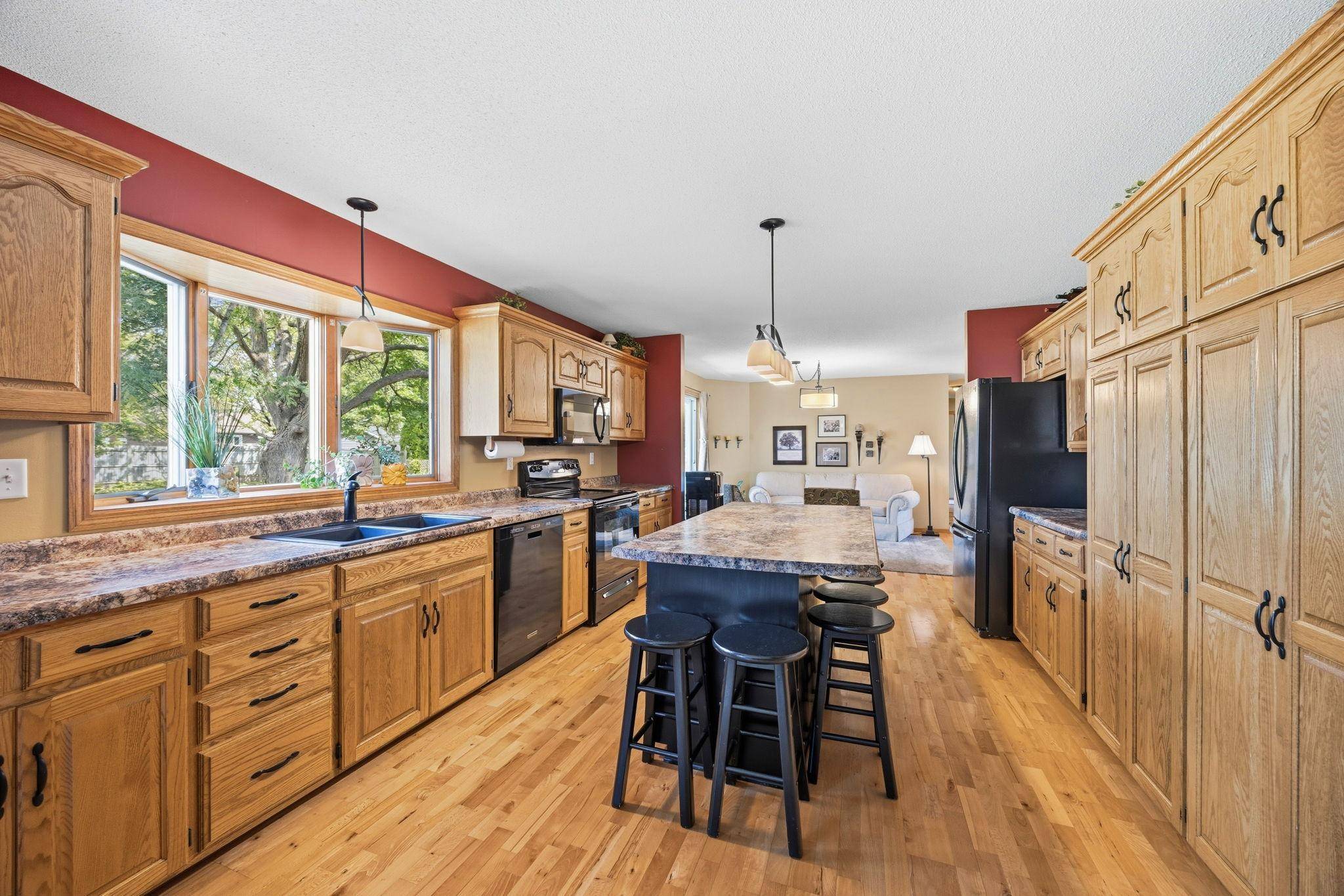 137 Elk DR SE, Hutchinson, MN 55350
