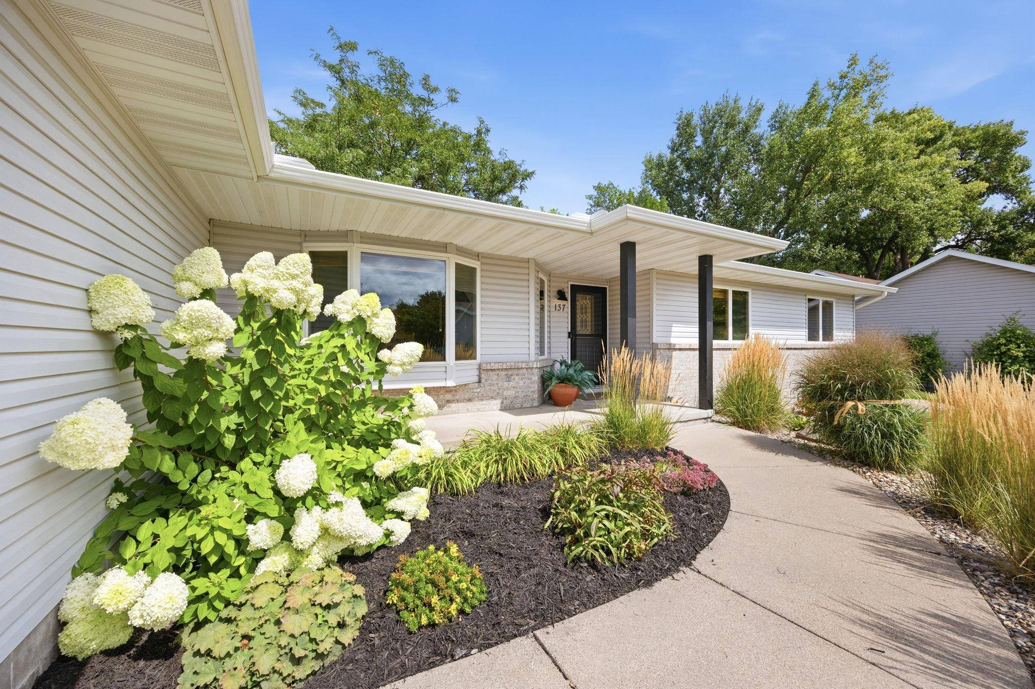 137 Elk DR SE, Hutchinson, MN 55350