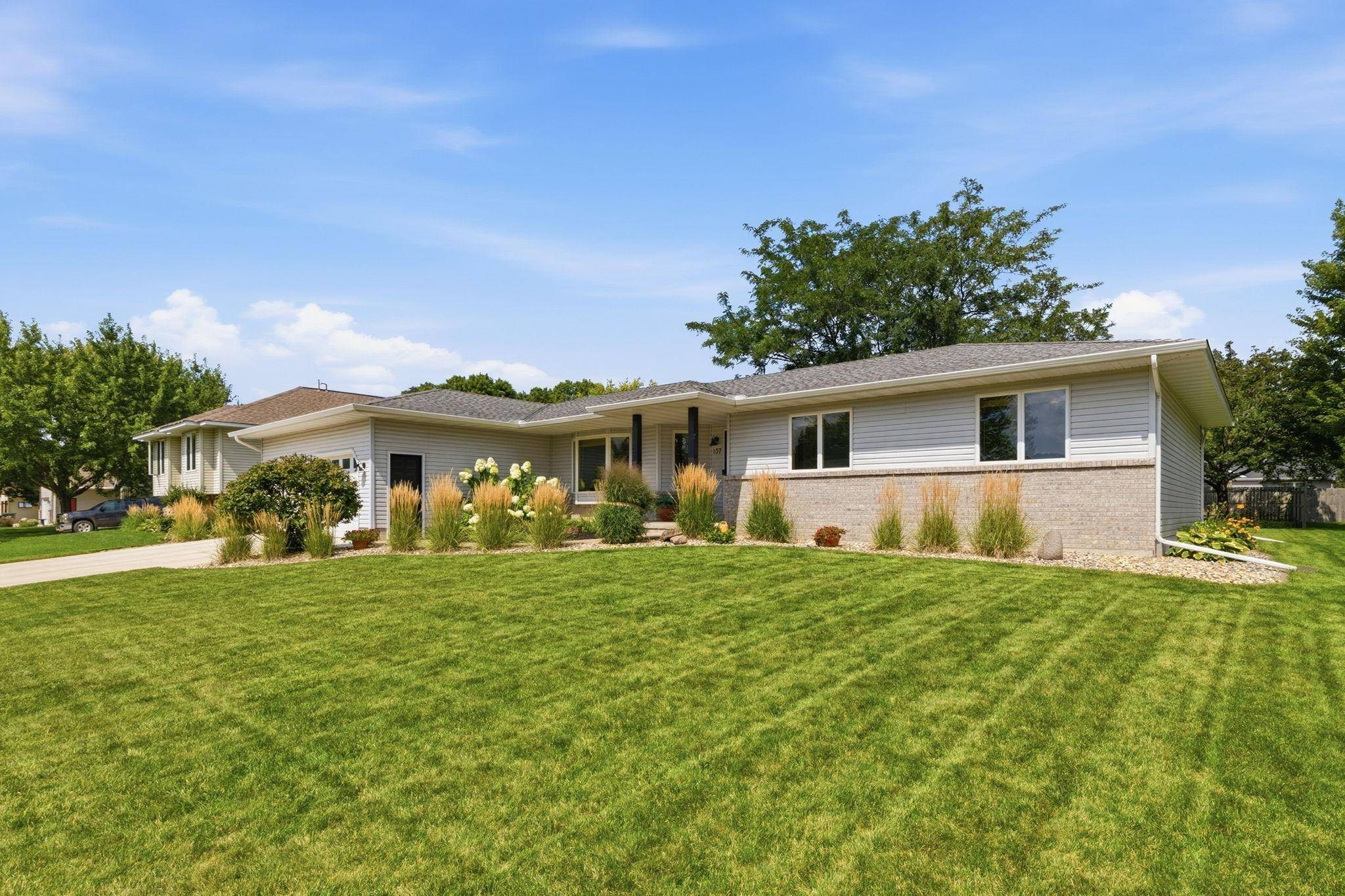 137 Elk DR SE, Hutchinson, MN 55350