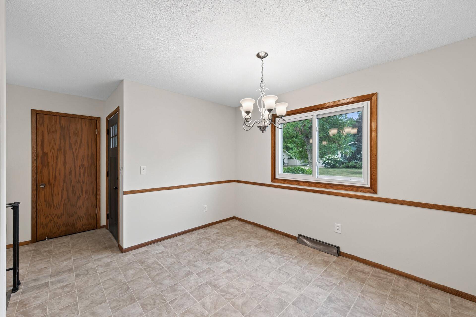 5400 80th AVE N, Brooklyn Park, MN 55443