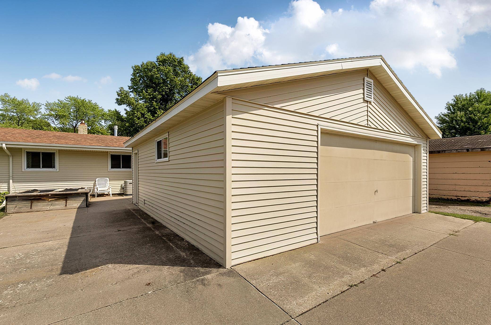 1051 37th AVE N, Saint Cloud, MN 56303