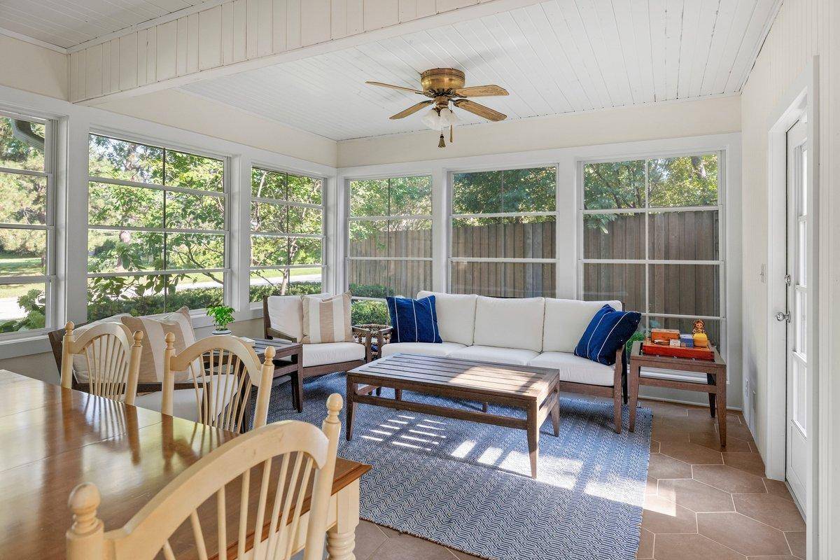 4801 Larkspur LN, Edina, MN 55435