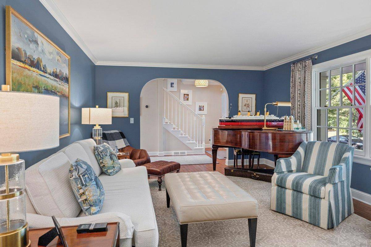 4801 Larkspur LN, Edina, MN 55435