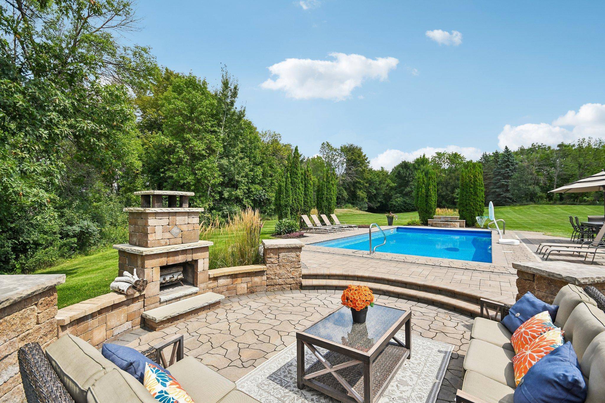 11542 Tilton TRL S, Rogers, MN 55374