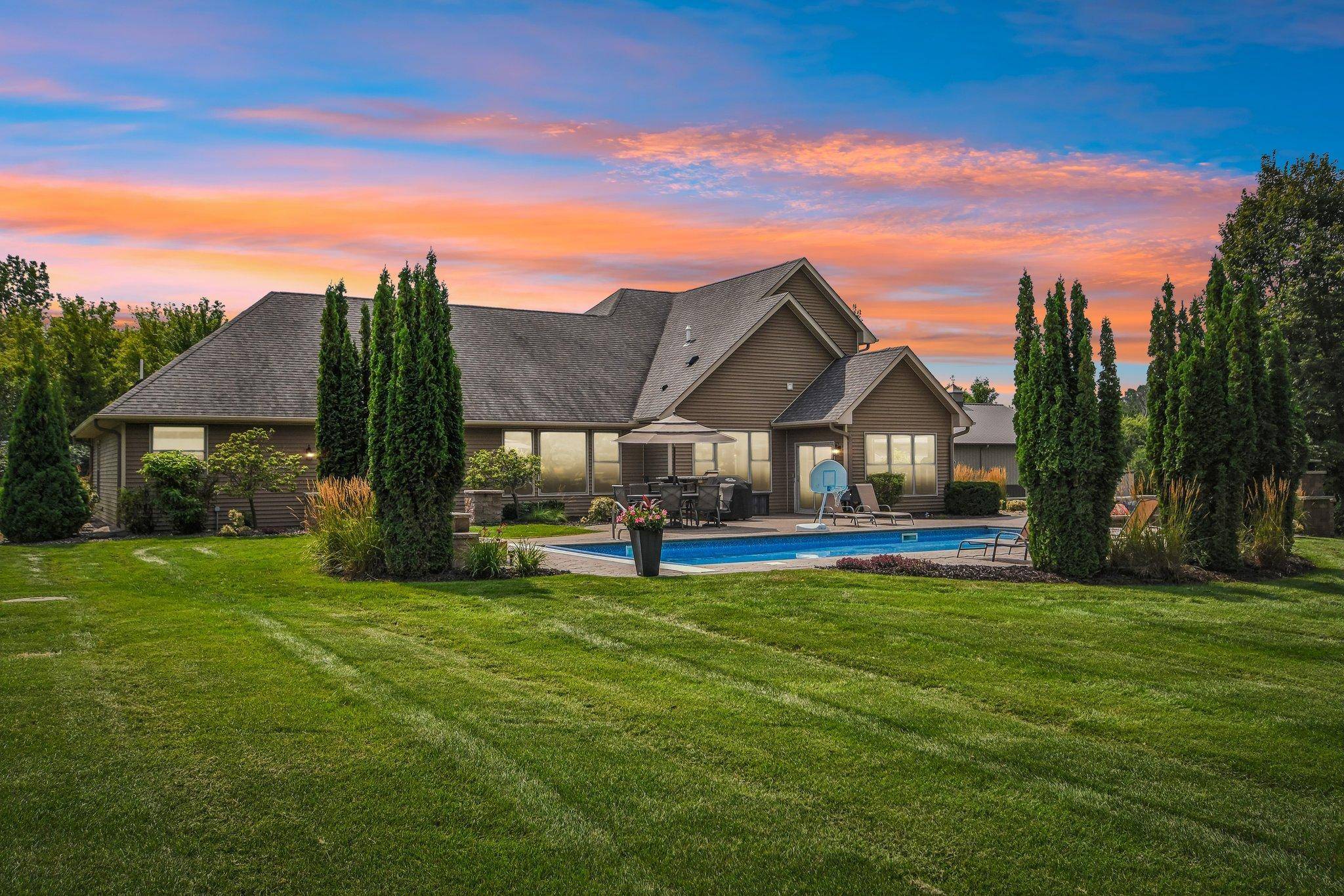 11542 Tilton TRL S, Rogers, MN 55374