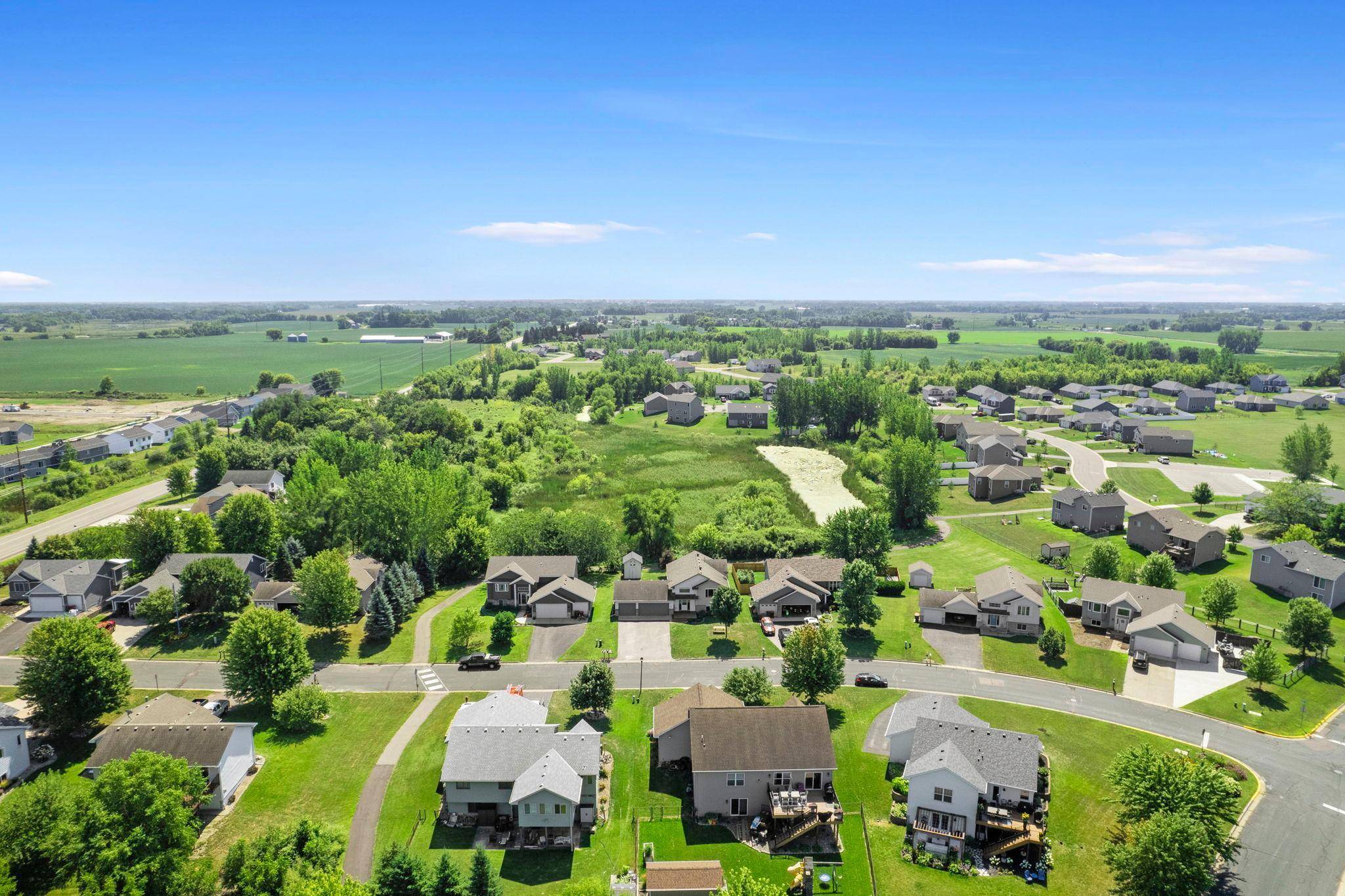 213 Douglas DR, Waverly, MN 55390