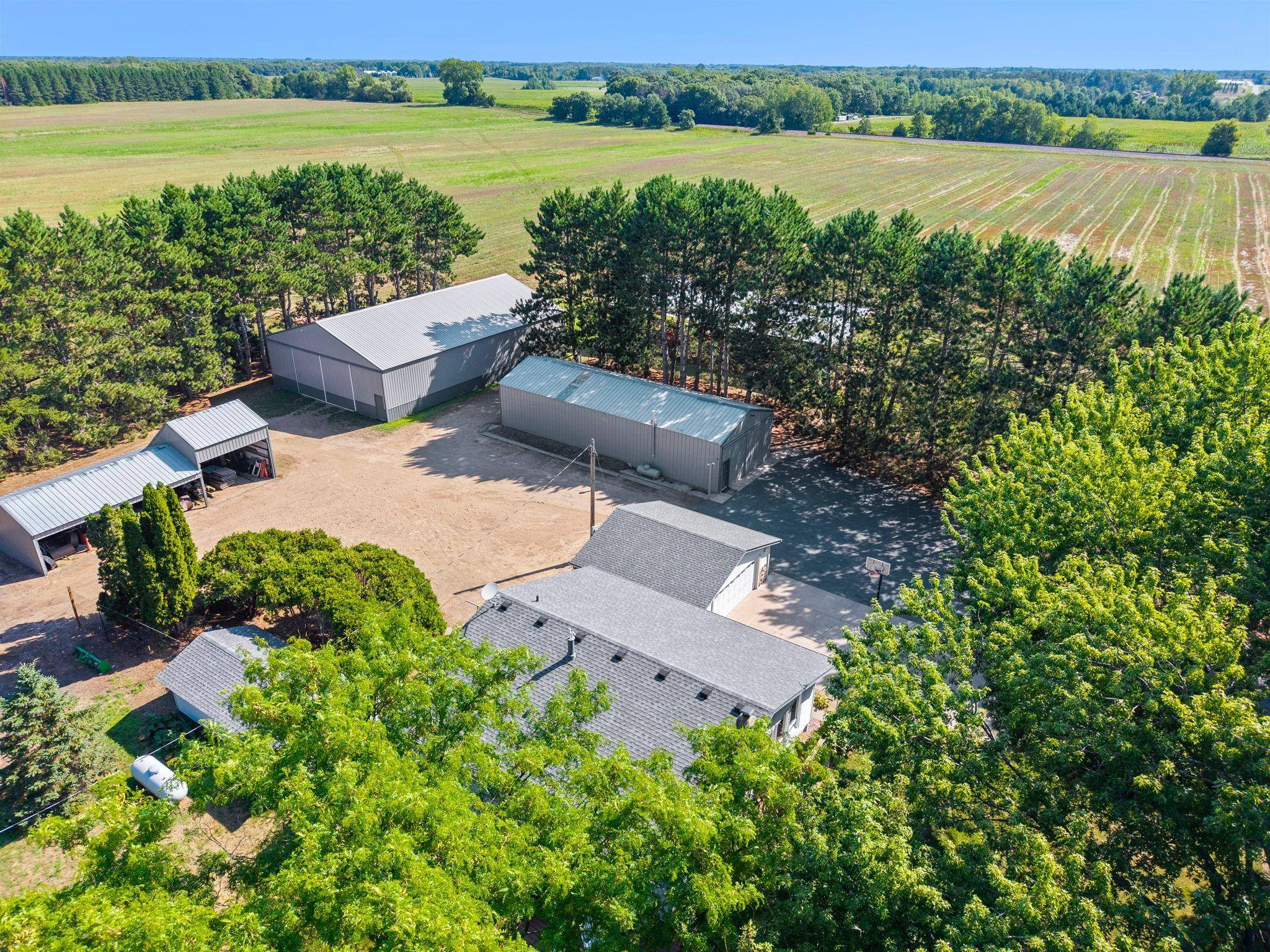 465 NE 265th AVE, Isanti, MN 55040