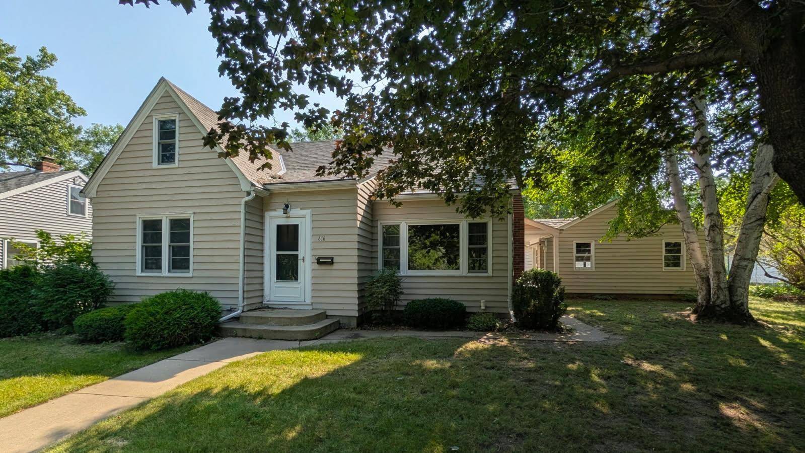 616 S 9th ST, Montevideo, MN 56265