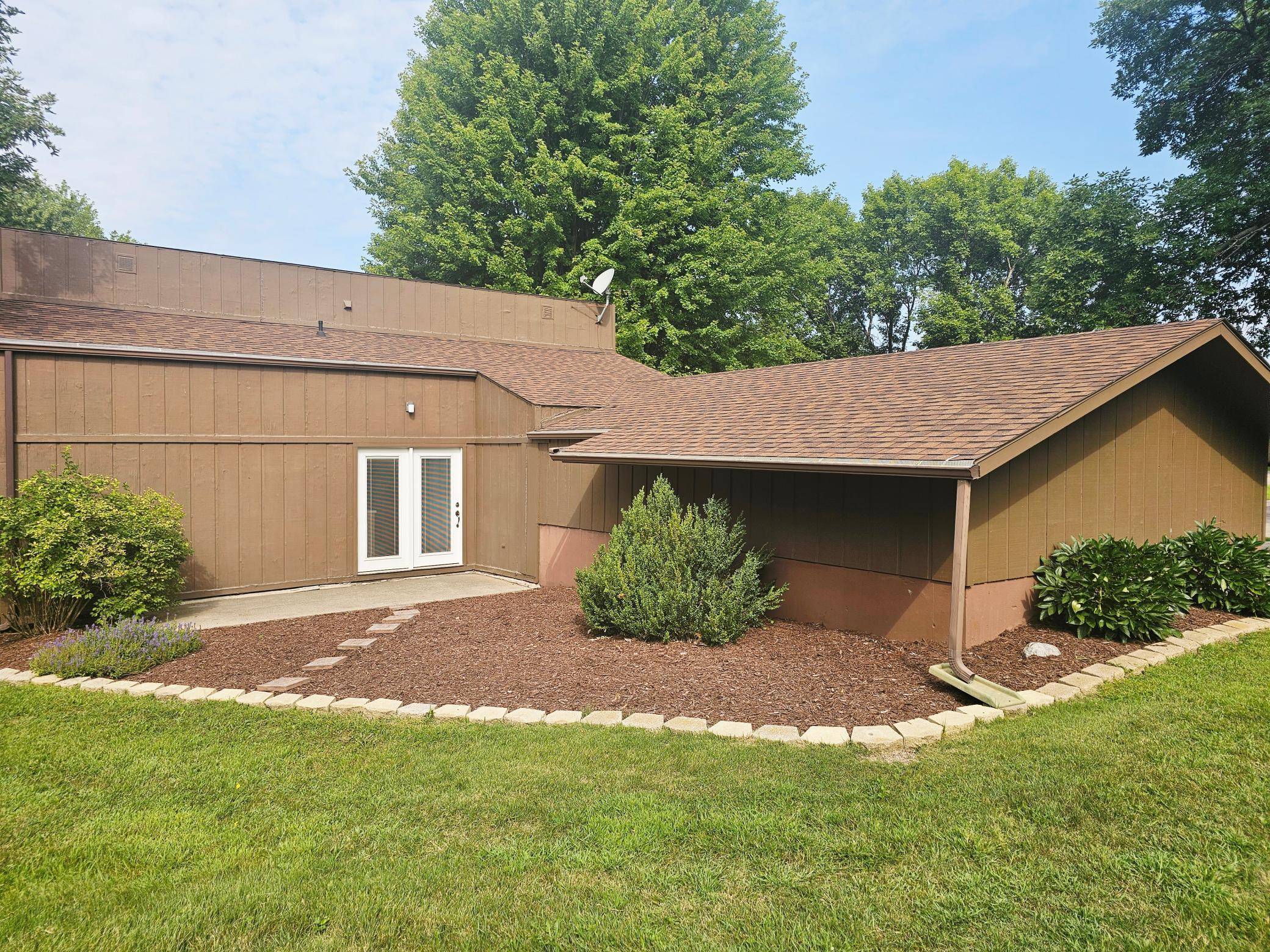 308 Cedar LN, Montevideo, MN 56265