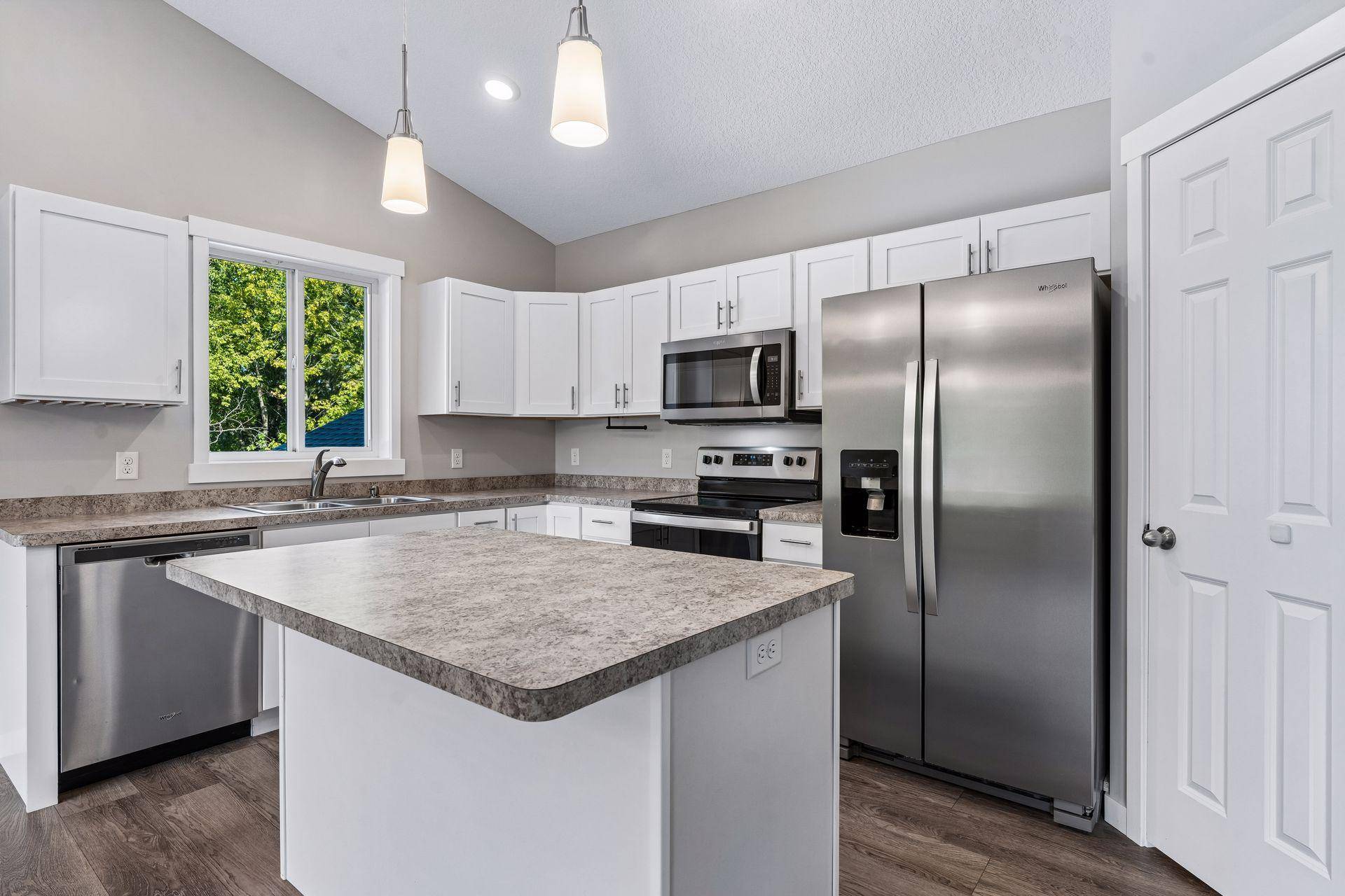 540 Lois LN, Lino Lakes, MN 55014