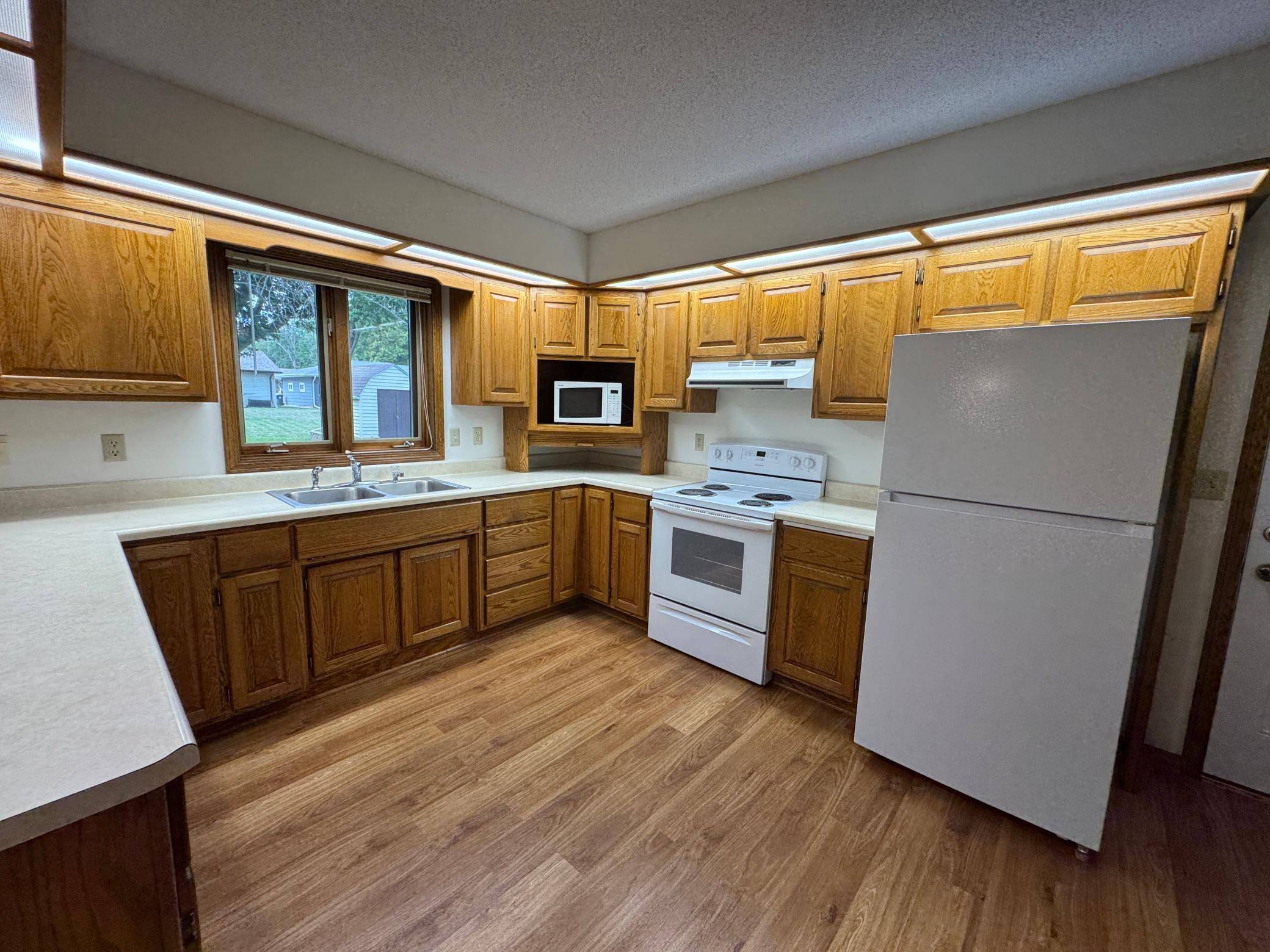 500 Deschepper ST, Marshall, MN 56258