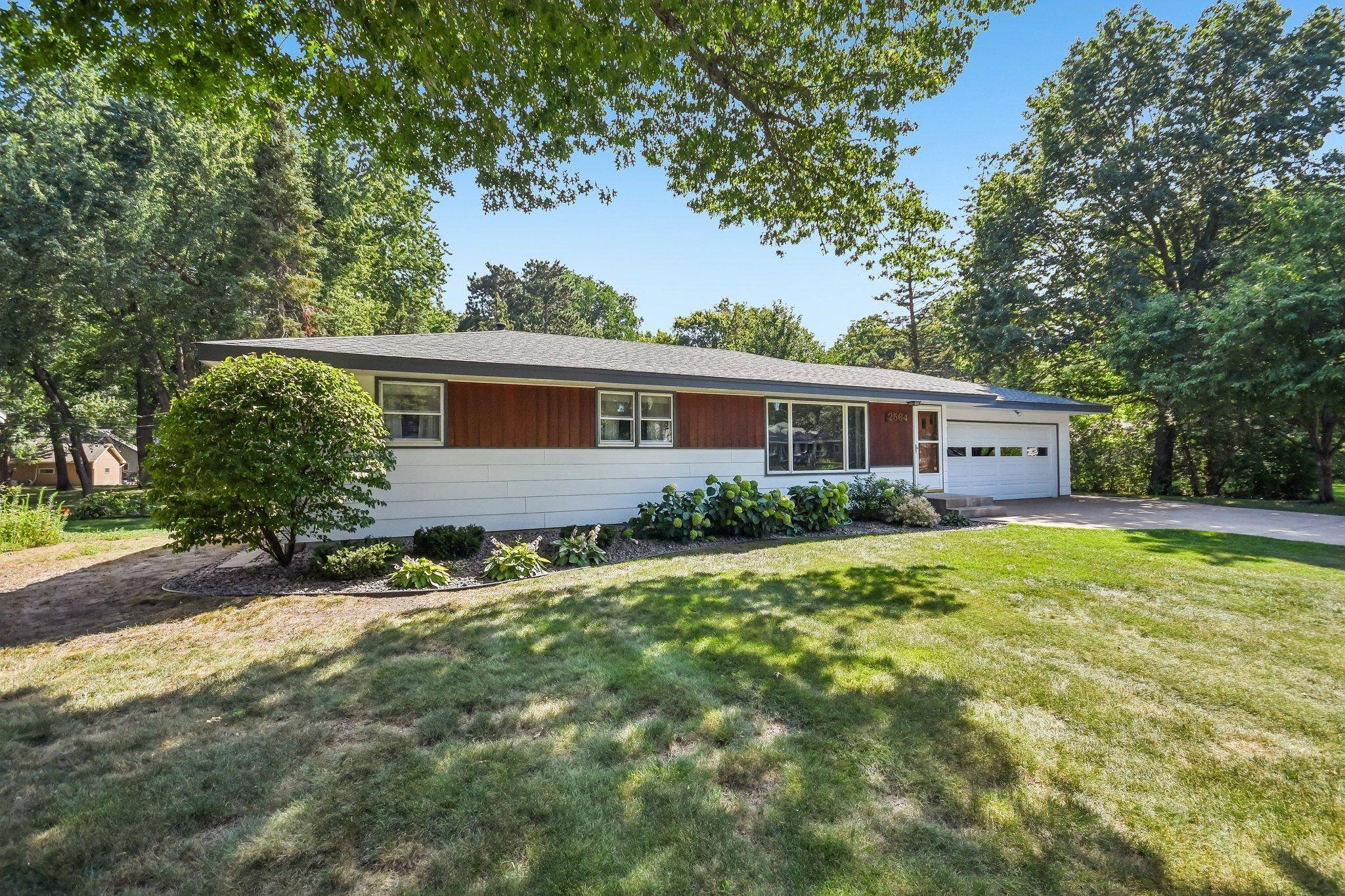 2564 Ardan AVE, Mounds View, MN 55112