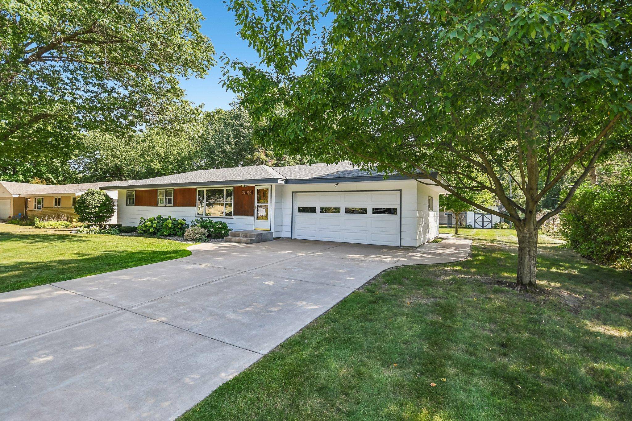 2564 Ardan AVE, Mounds View, MN 55112