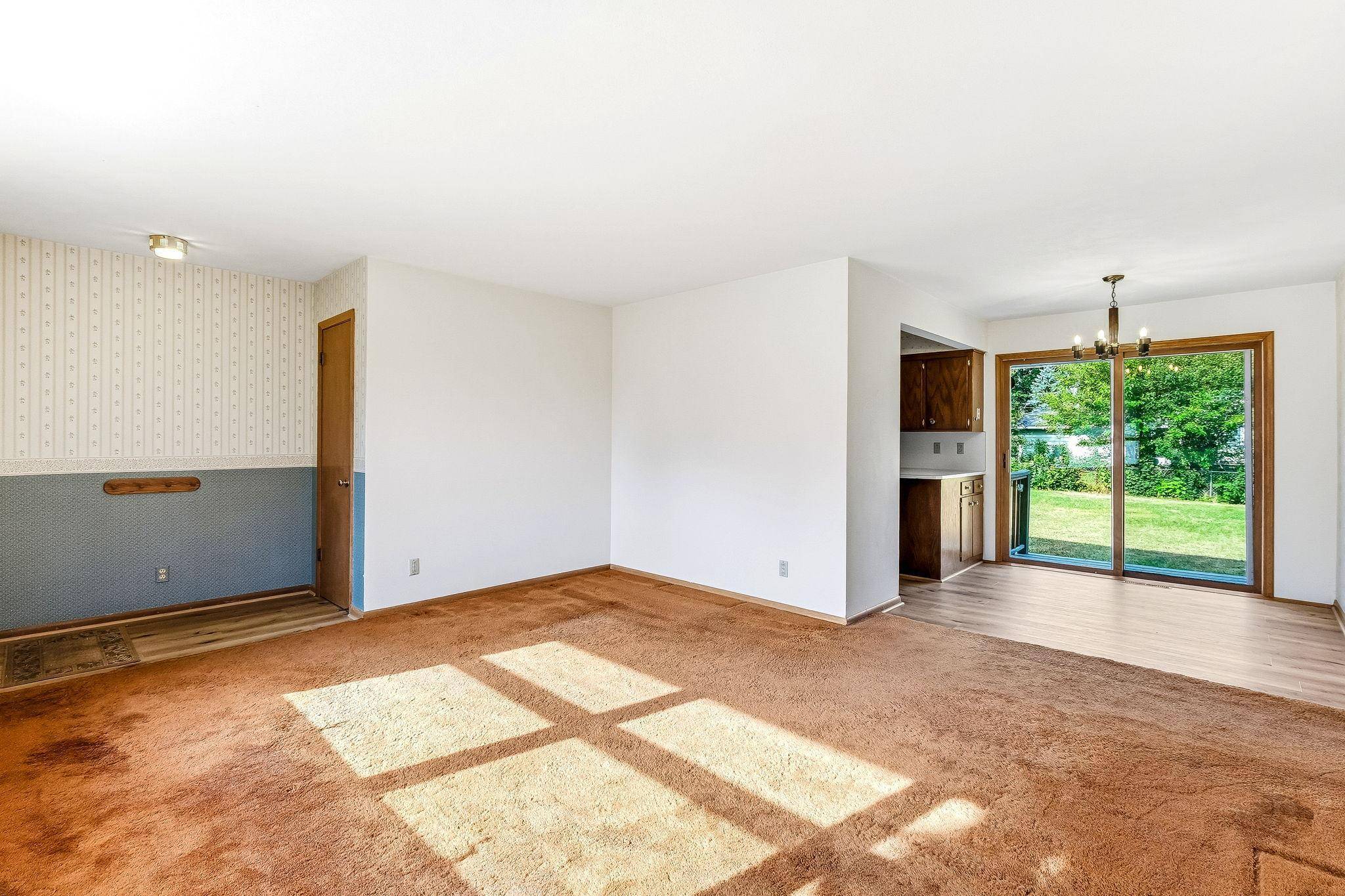 2835 Galtier ST, Roseville, MN 55113